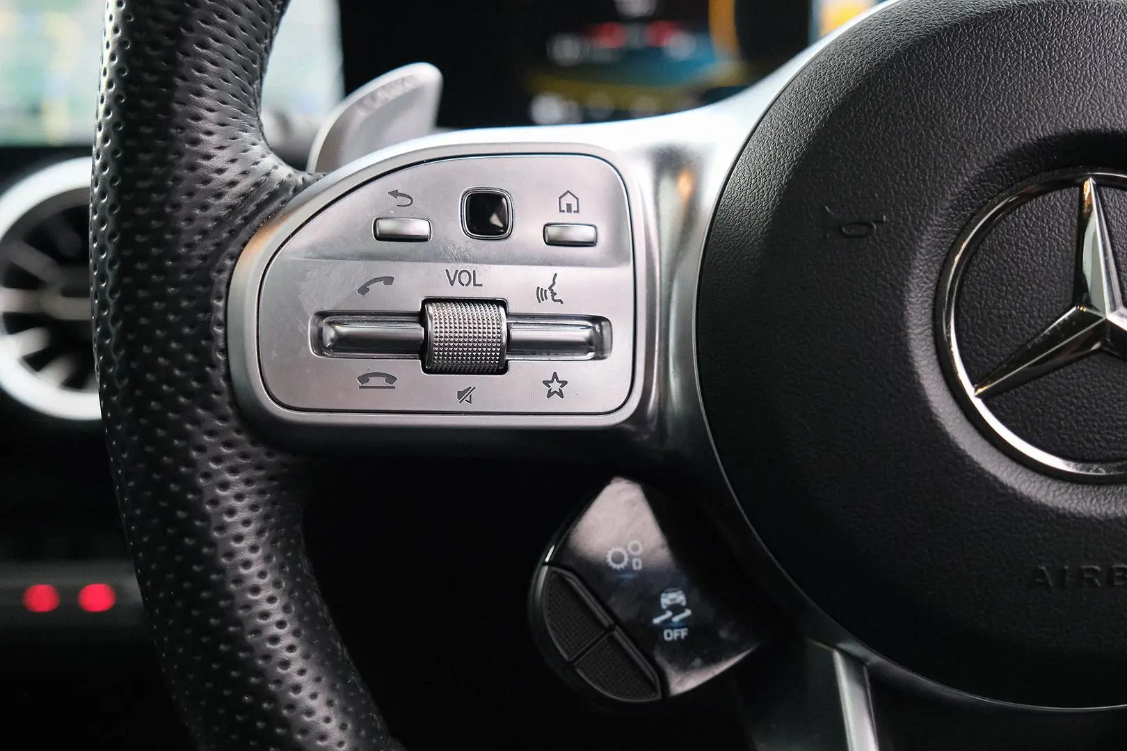 2021 Mercedes-Benz GLB-Class Gallery Image 17
