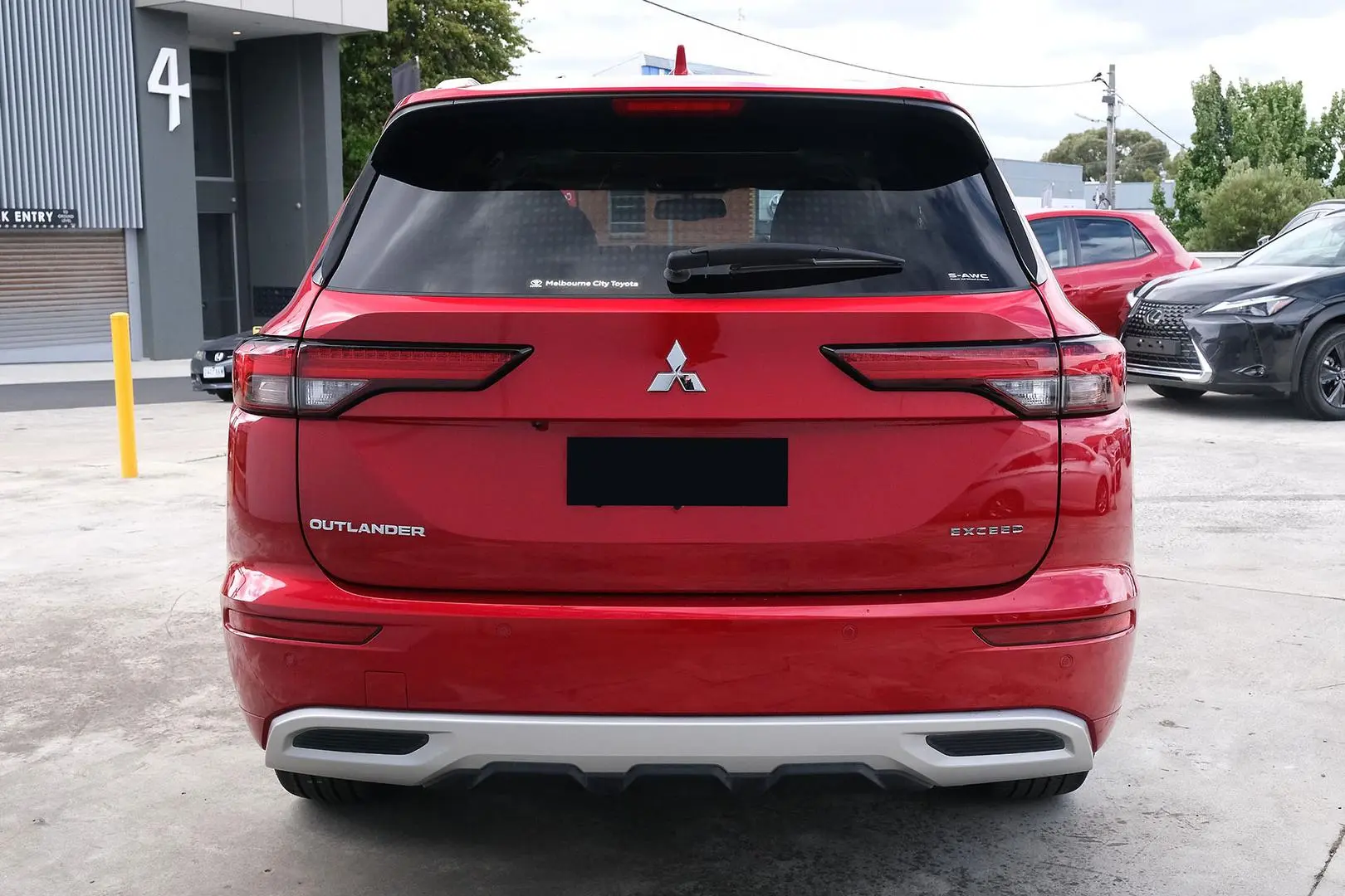 2023 Mitsubishi Outlander Gallery Image 4