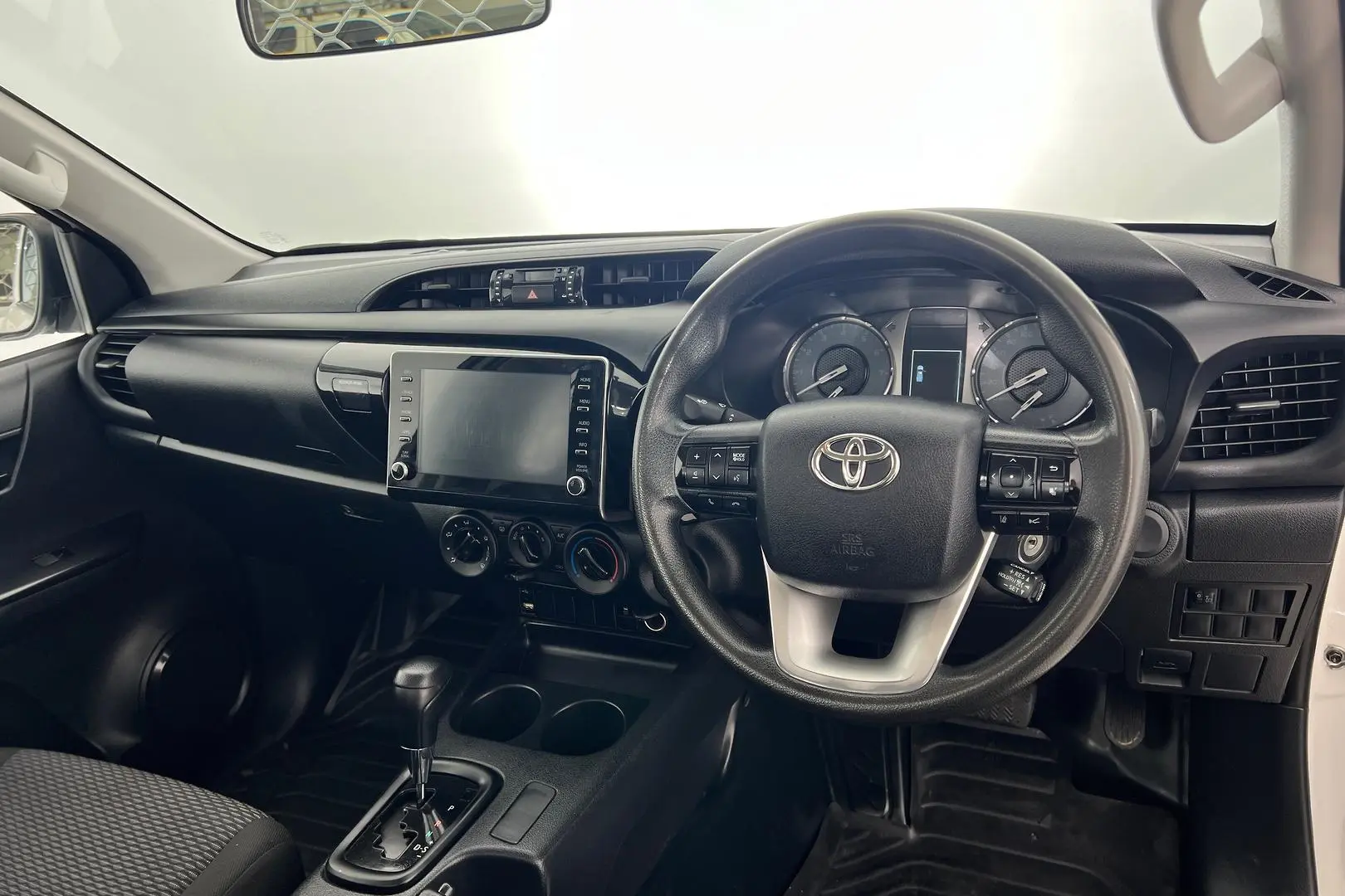 2021 Toyota Hilux Gallery Image 13