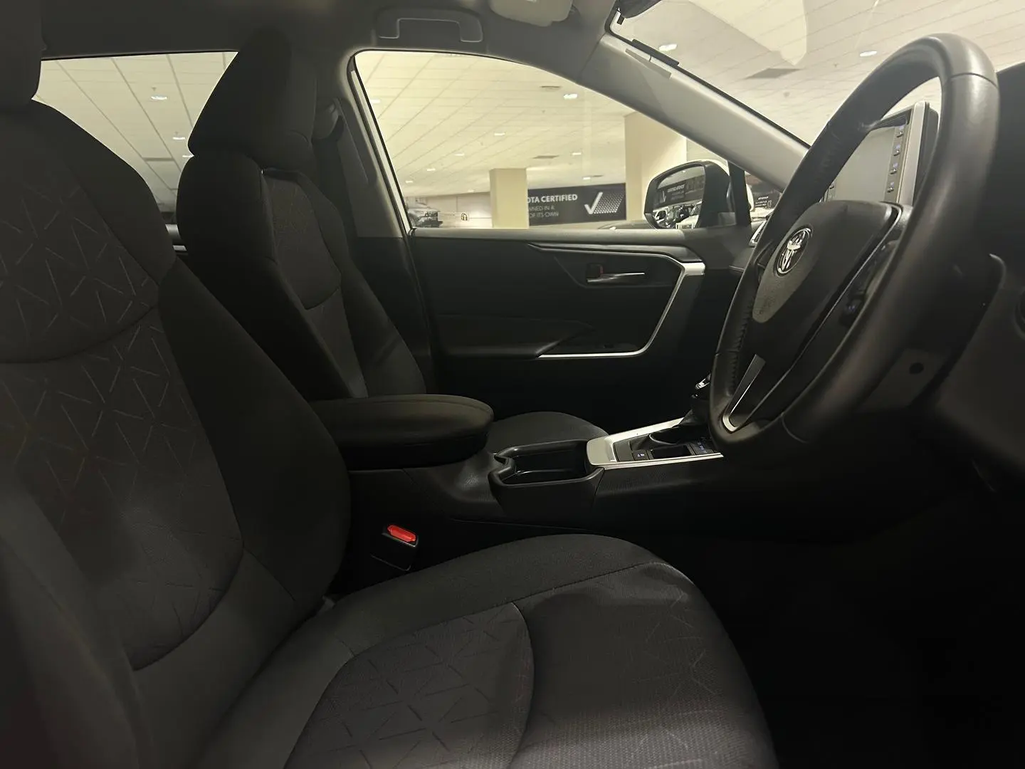 2021 Toyota RAV4 Gallery Image 10