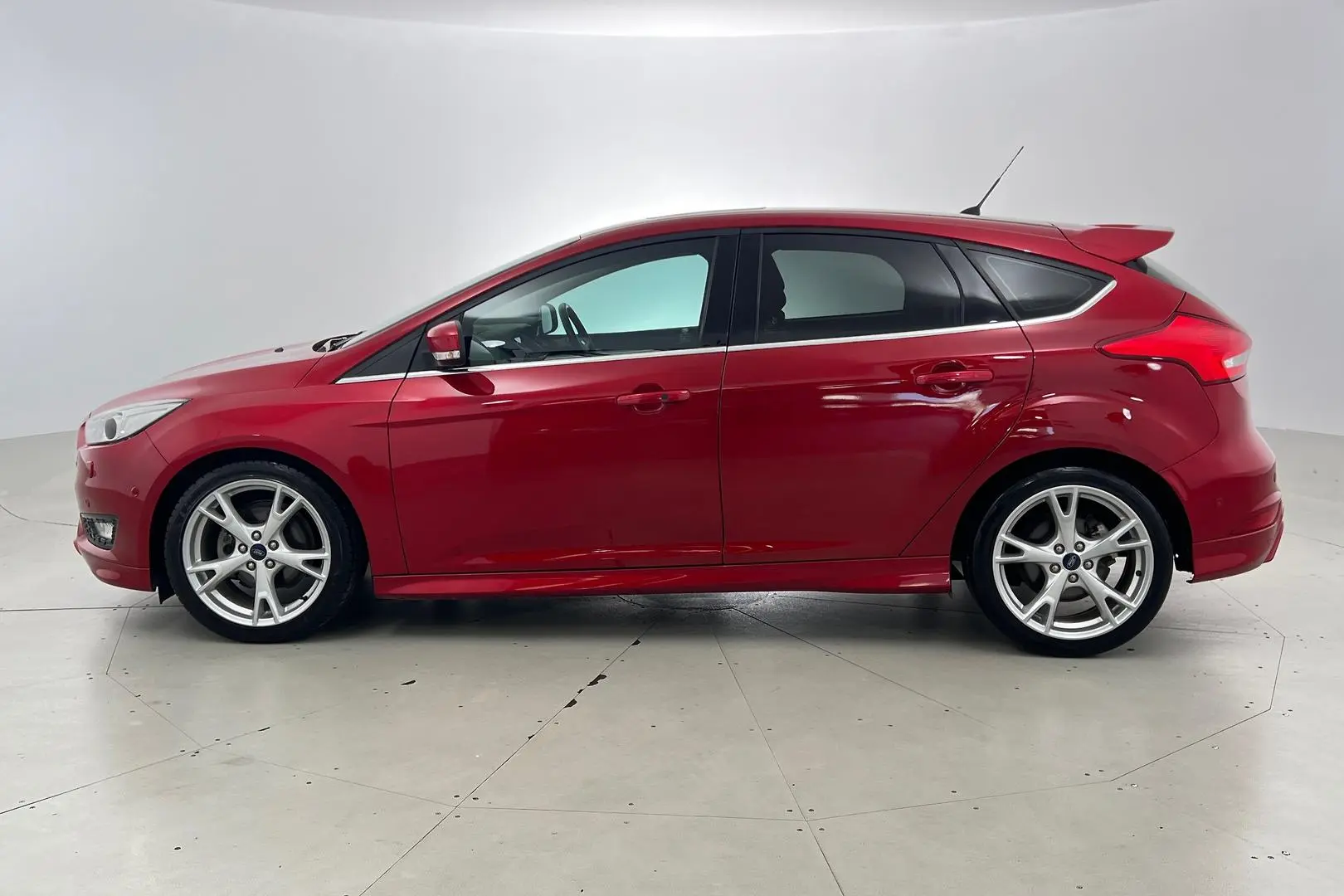 2017 Ford Focus Gallery Image 7