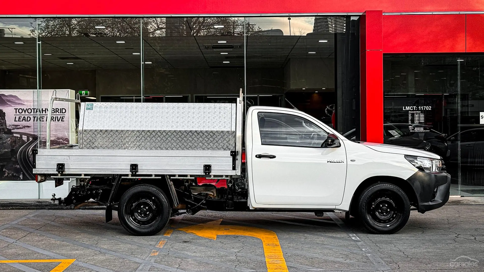 2019 Toyota Hilux Image 6