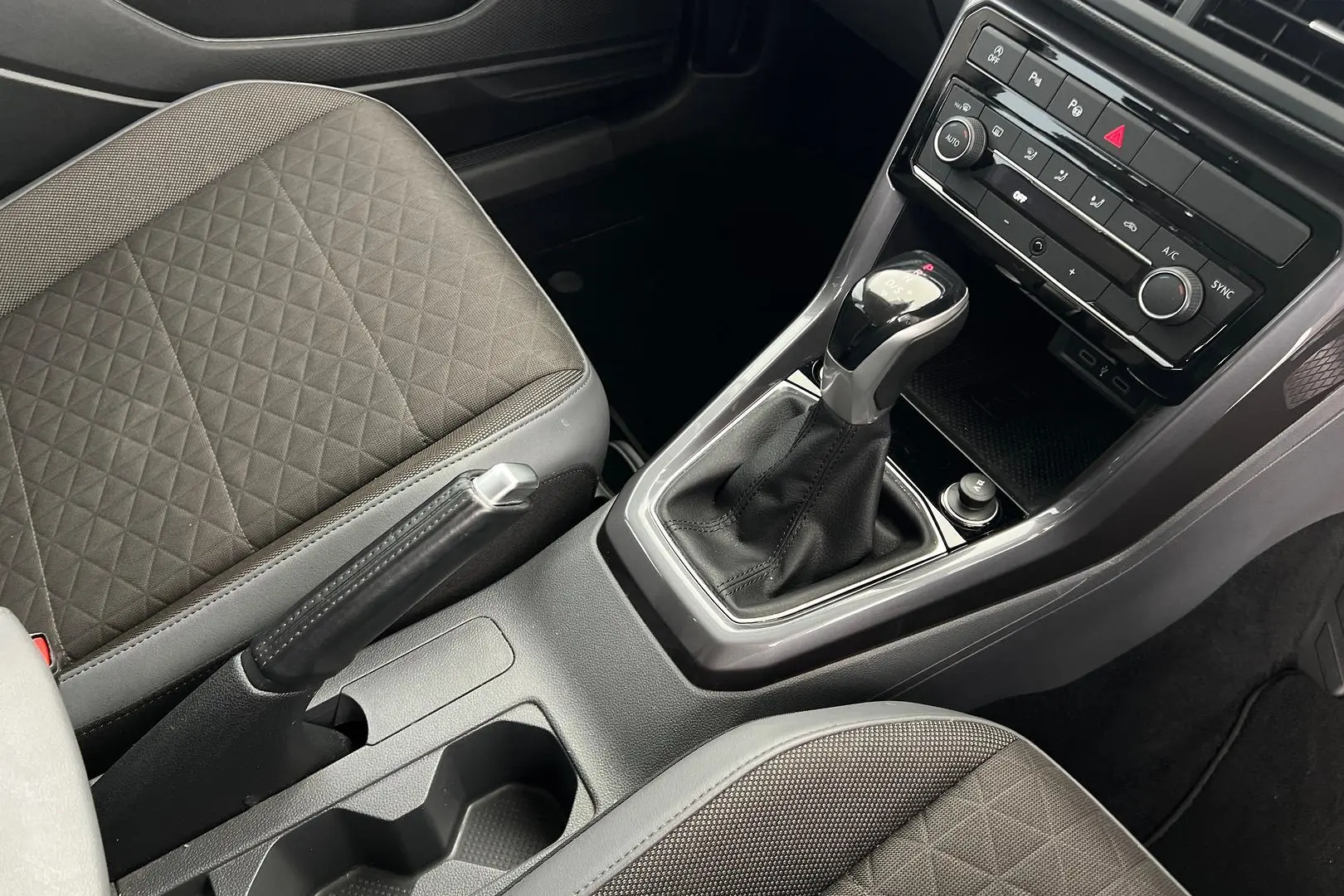 2021 Volkswagen T-Cross Gallery Image 15