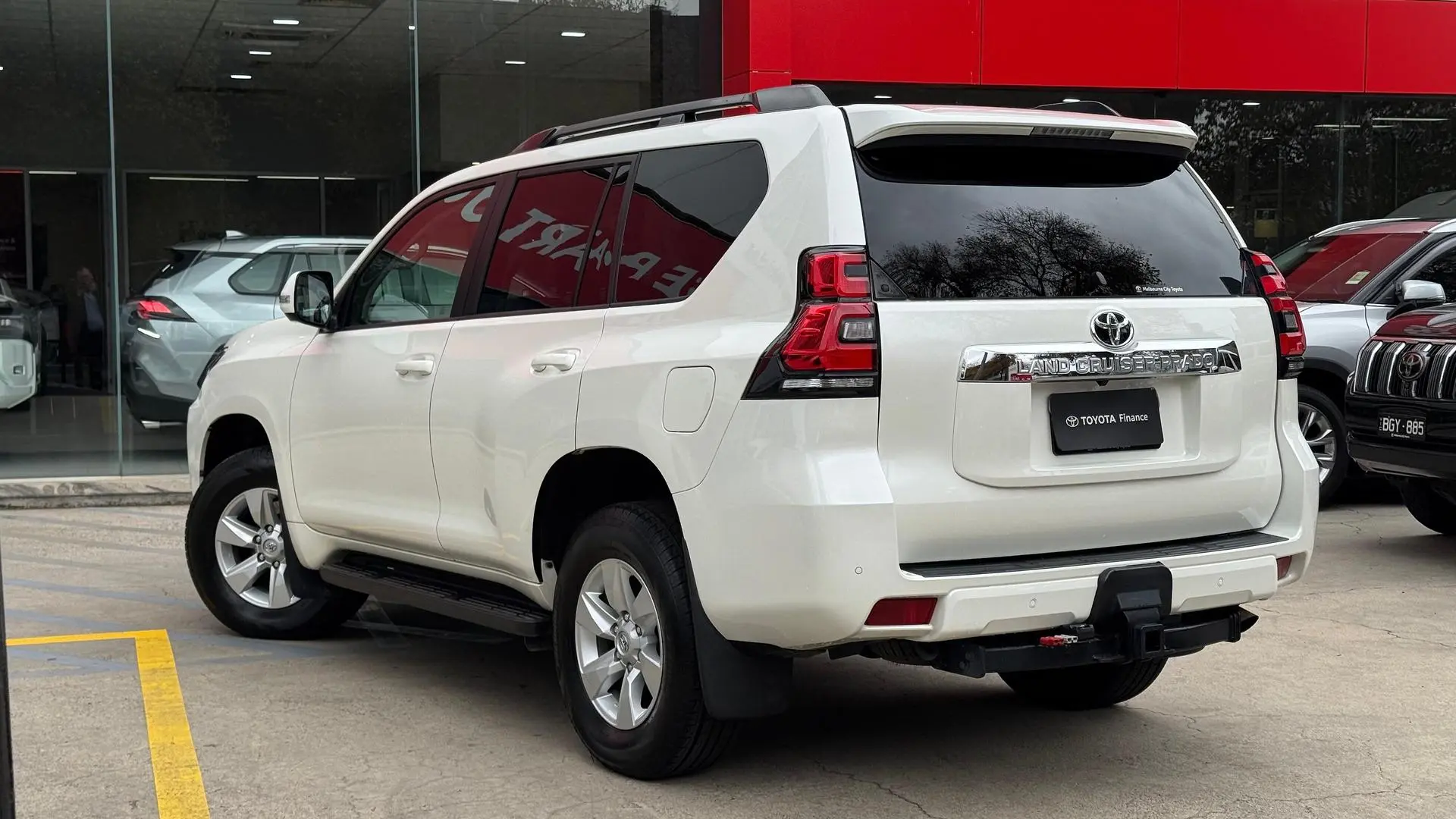 2022 Toyota Landcruiser Prado Gallery Image 2