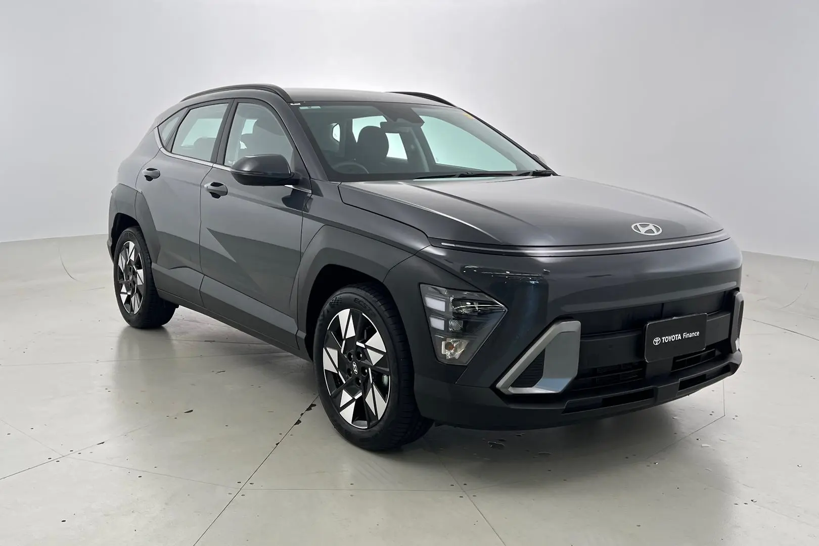 2024 Hyundai Kona Gallery Image 1