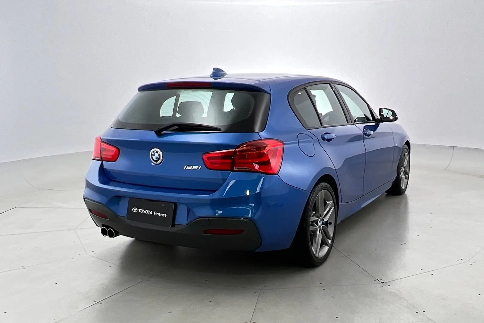 2018 BMW 1 Series Image 5