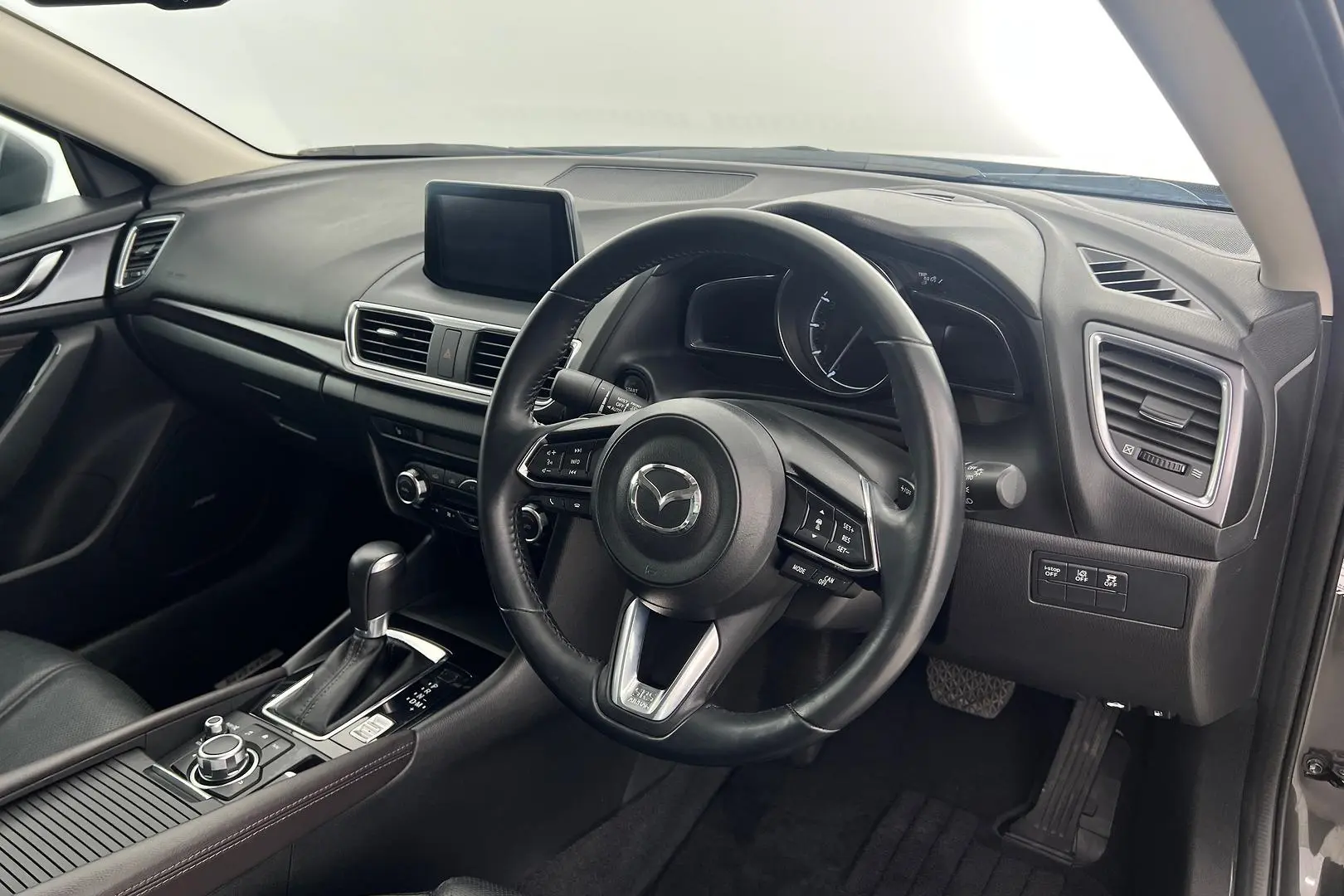2017 Mazda 3 Gallery Image 12