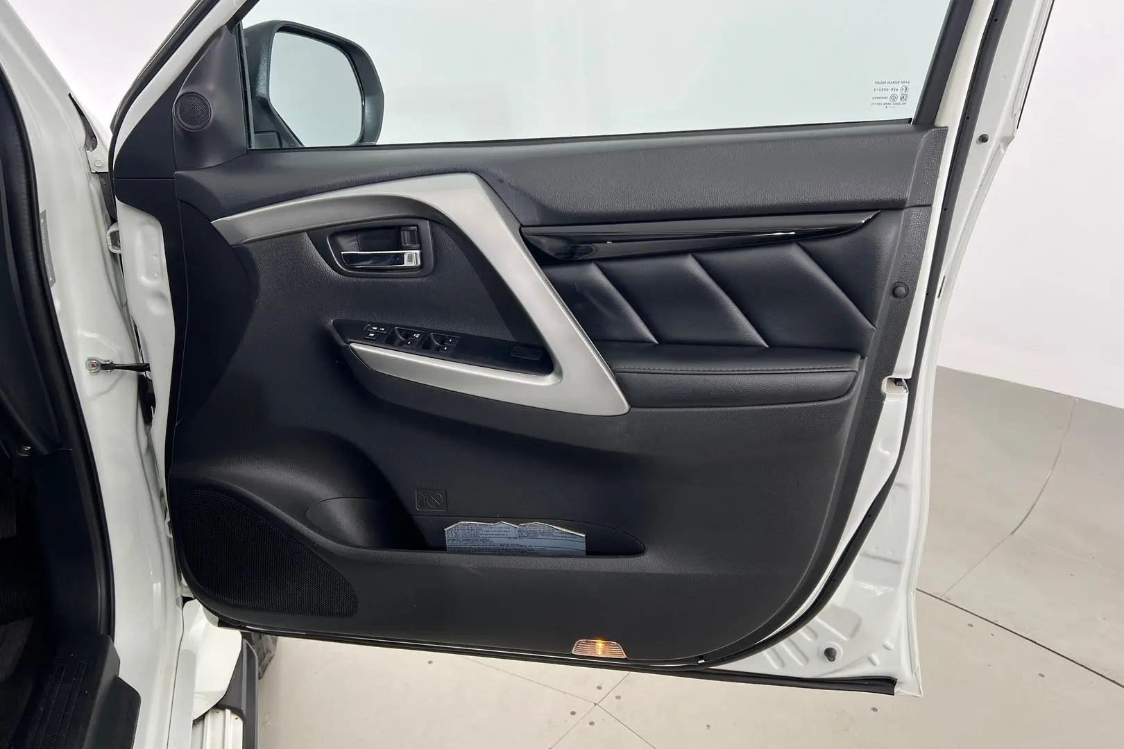 2018 Mitsubishi Pajero Sport Gallery Image 13