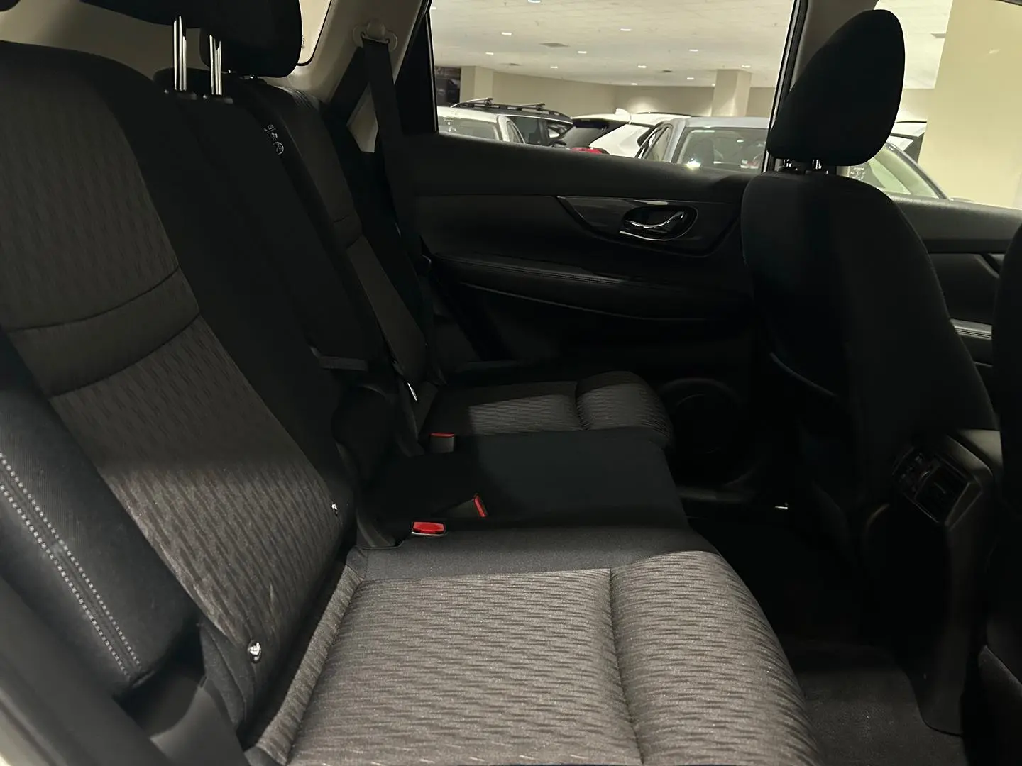 2020 Nissan X-TRAIL Gallery Image 13