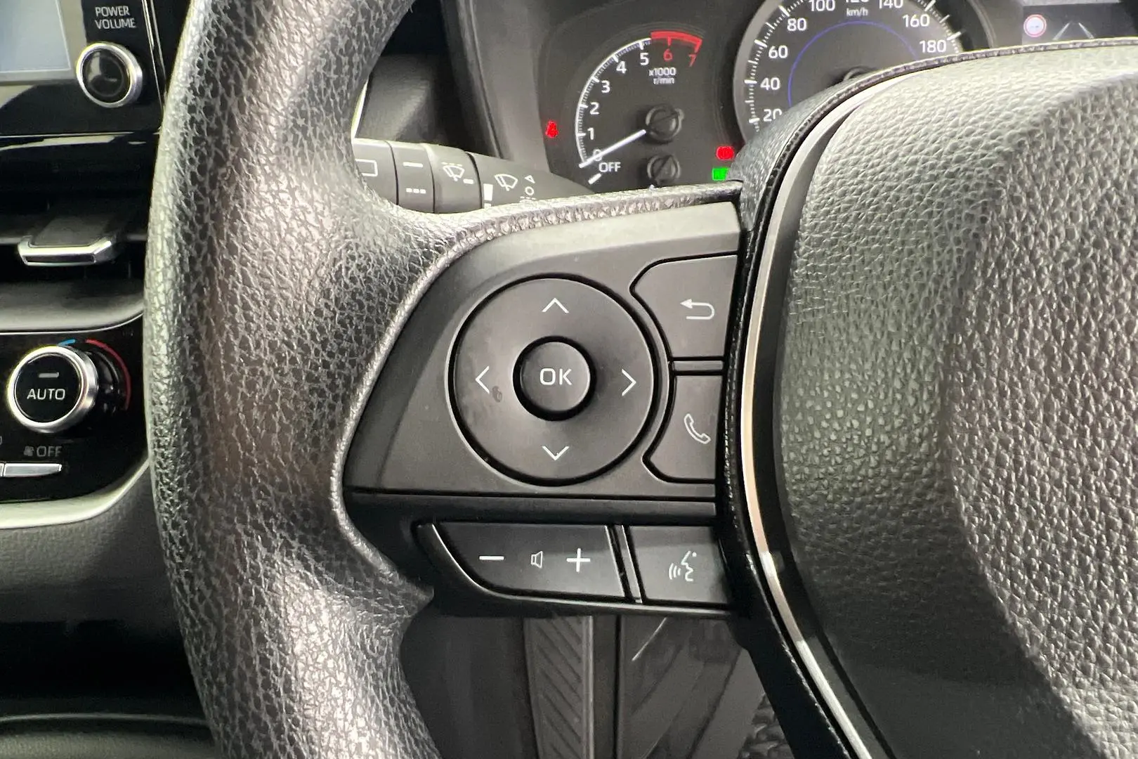 2019 Toyota Corolla Gallery Image 16