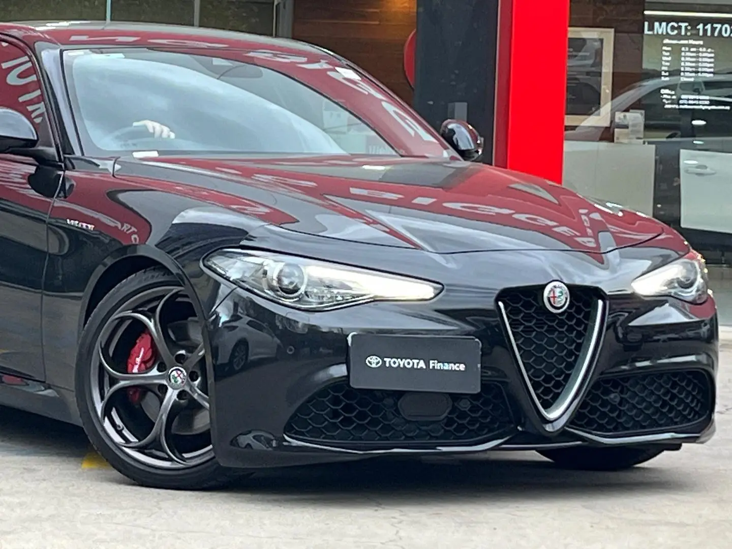 2019 Alfa Romeo Giulia Gallery Image 2