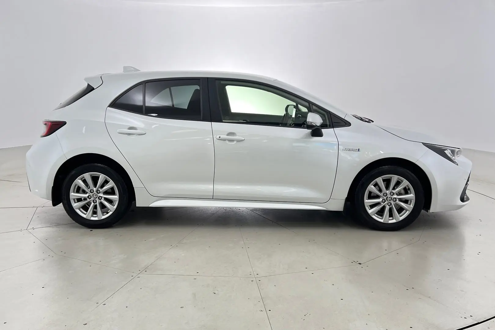 2024 Toyota Corolla Gallery Image 2