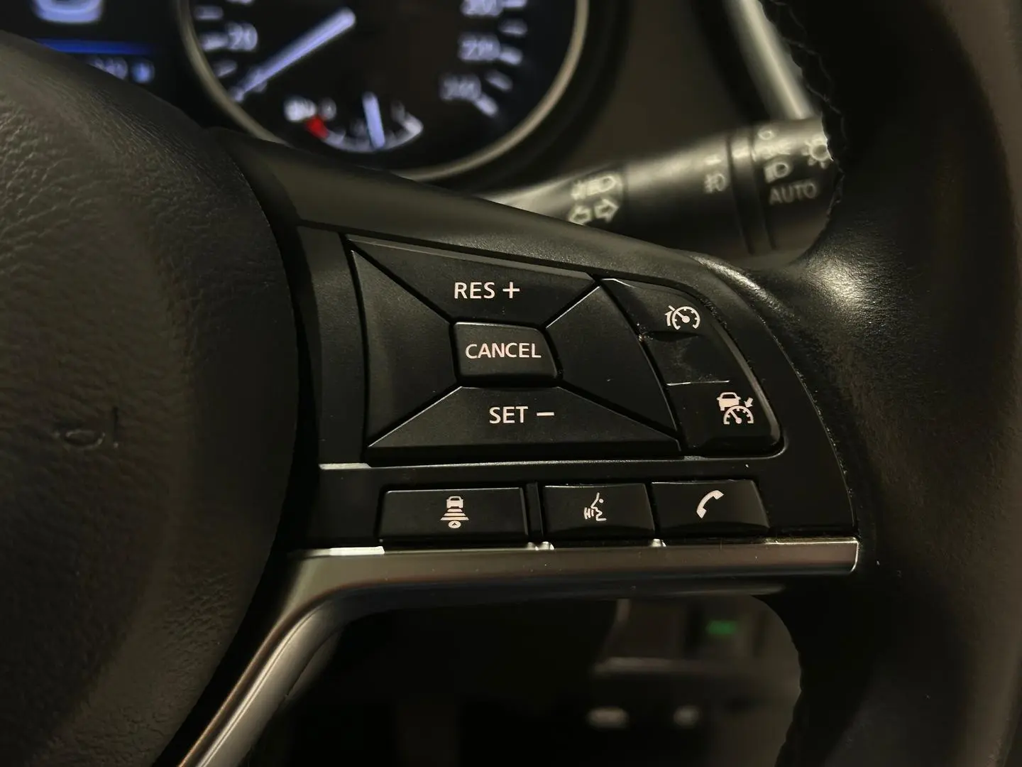 2020 Nissan QASHQAI Gallery Image 24