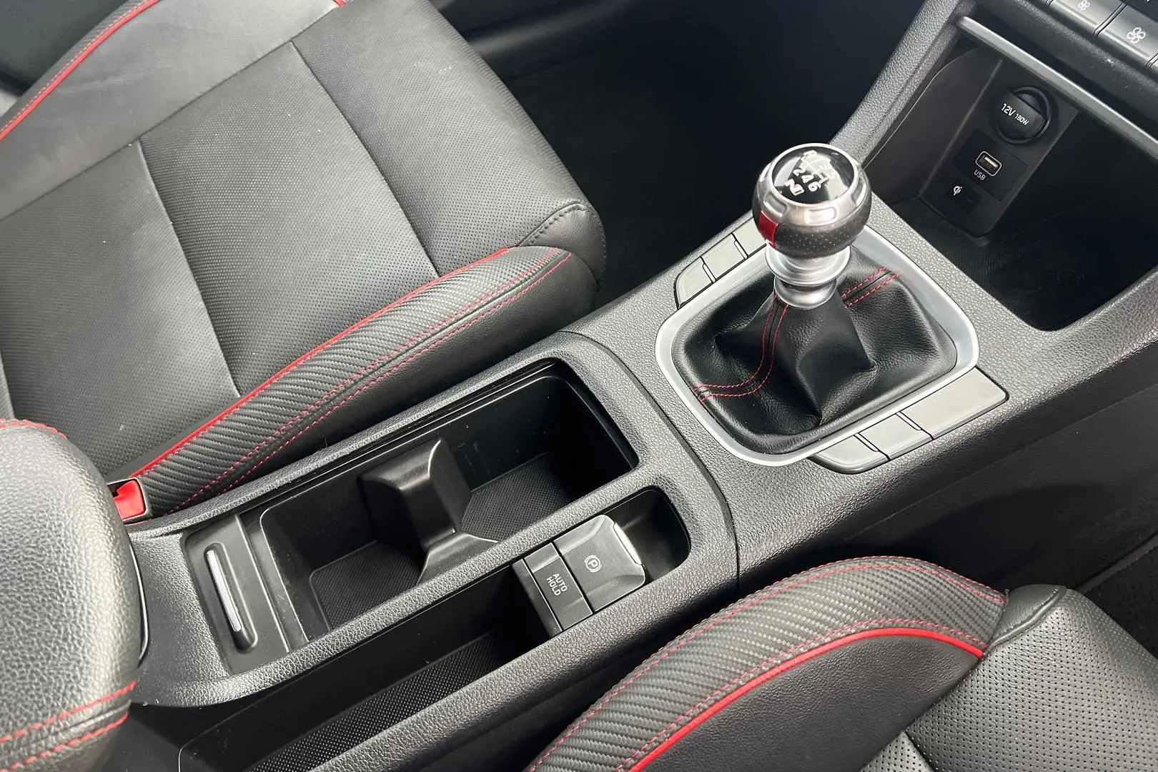 2020 Hyundai i30 Gallery Image 18