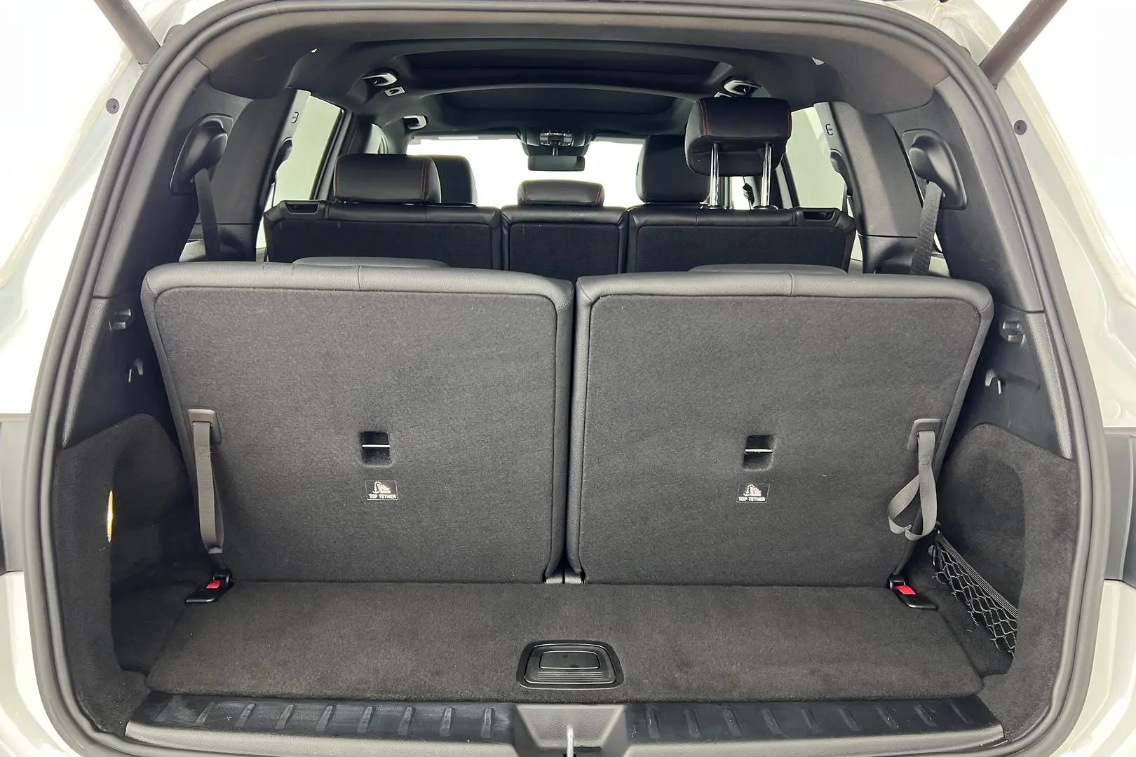 2021 Mercedes-Benz GLB-Class Gallery Image 16