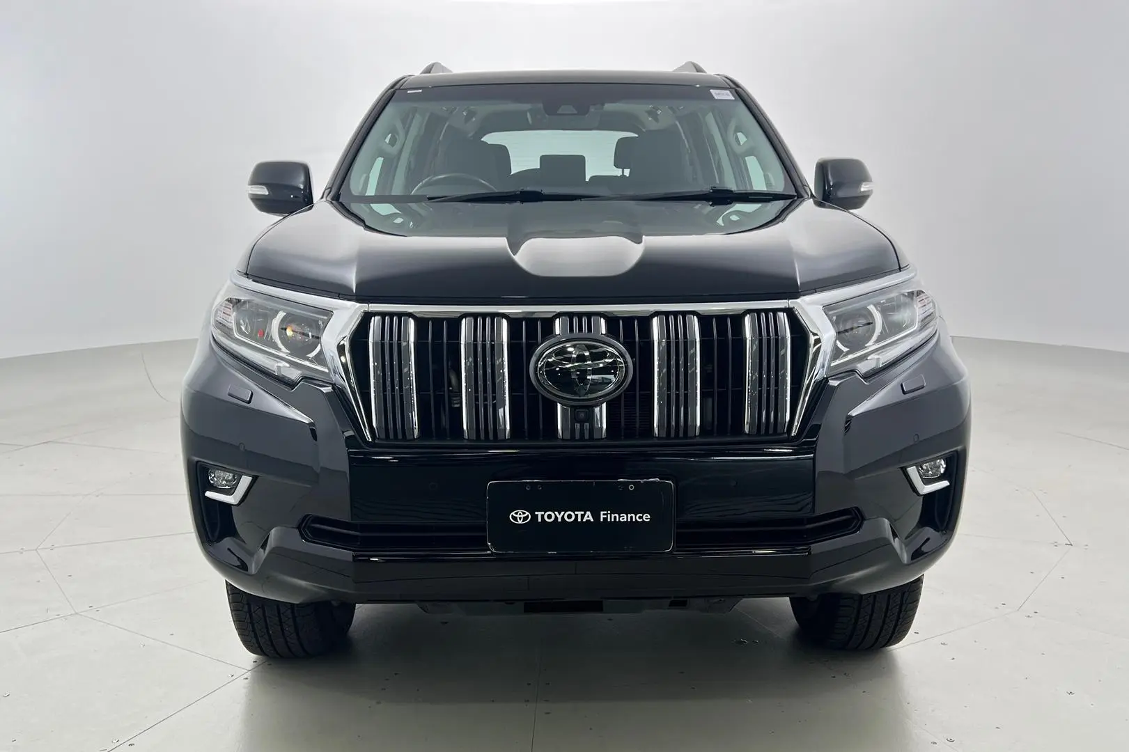 2018 Toyota Landcruiser Prado Gallery Image 3