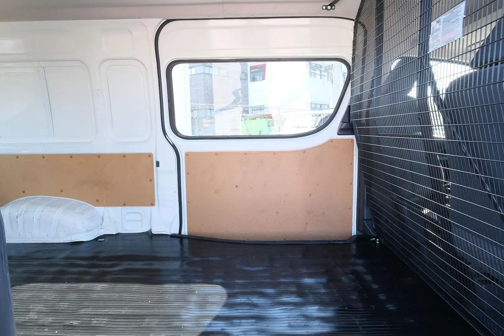 2022 Toyota Hiace Gallery Image 11
