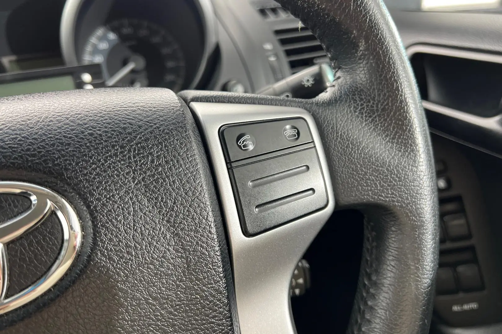 2015 Toyota Landcruiser Prado Gallery Image 21