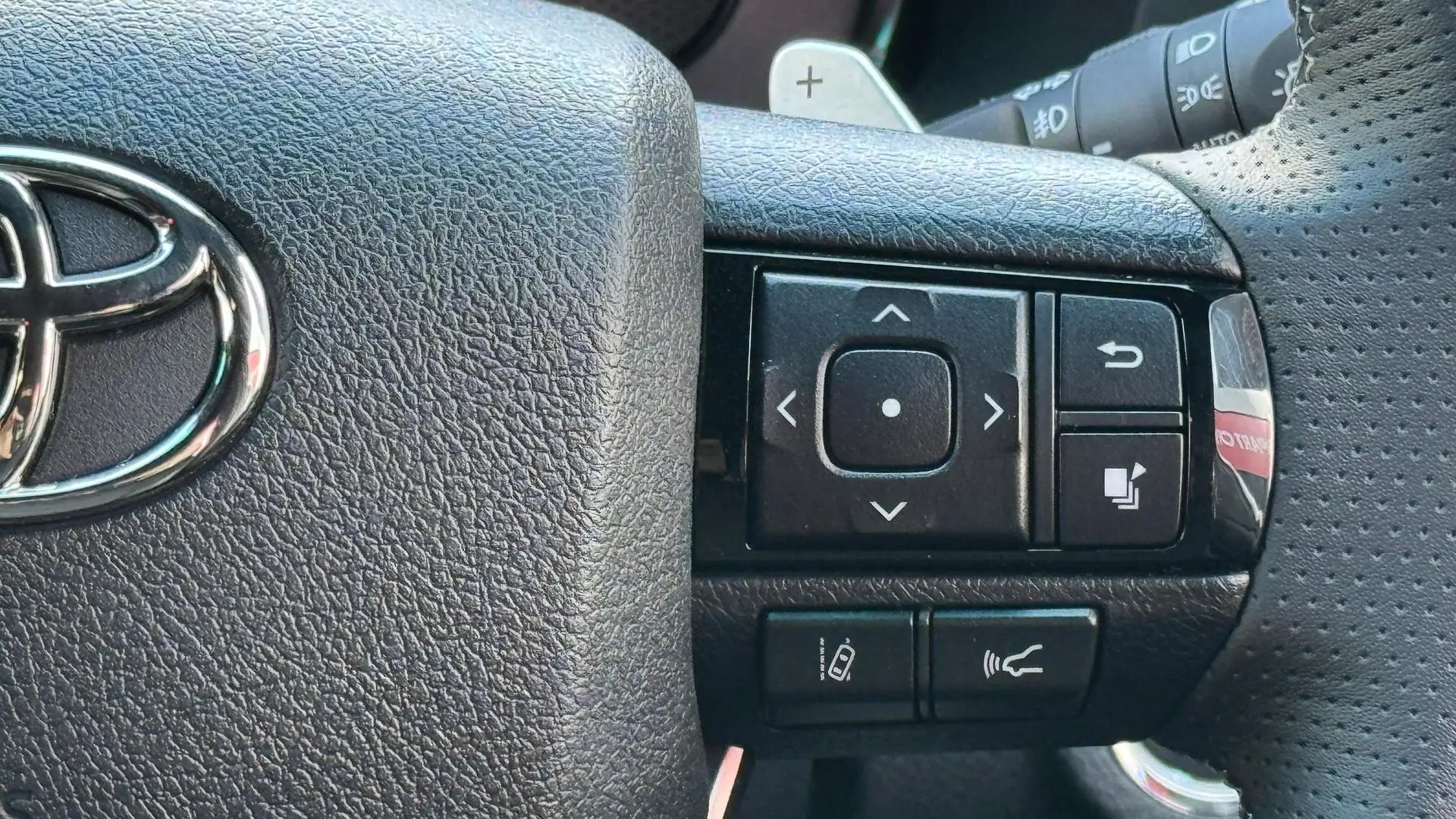 2024 Toyota Hilux Gallery Image 29