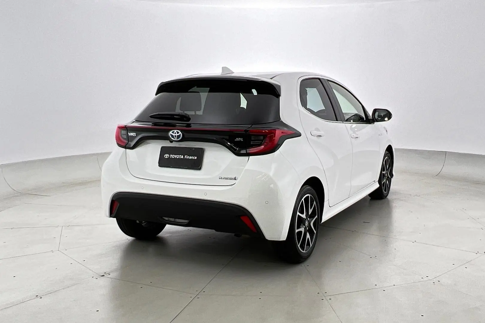 2023 Toyota Yaris Gallery Image 3