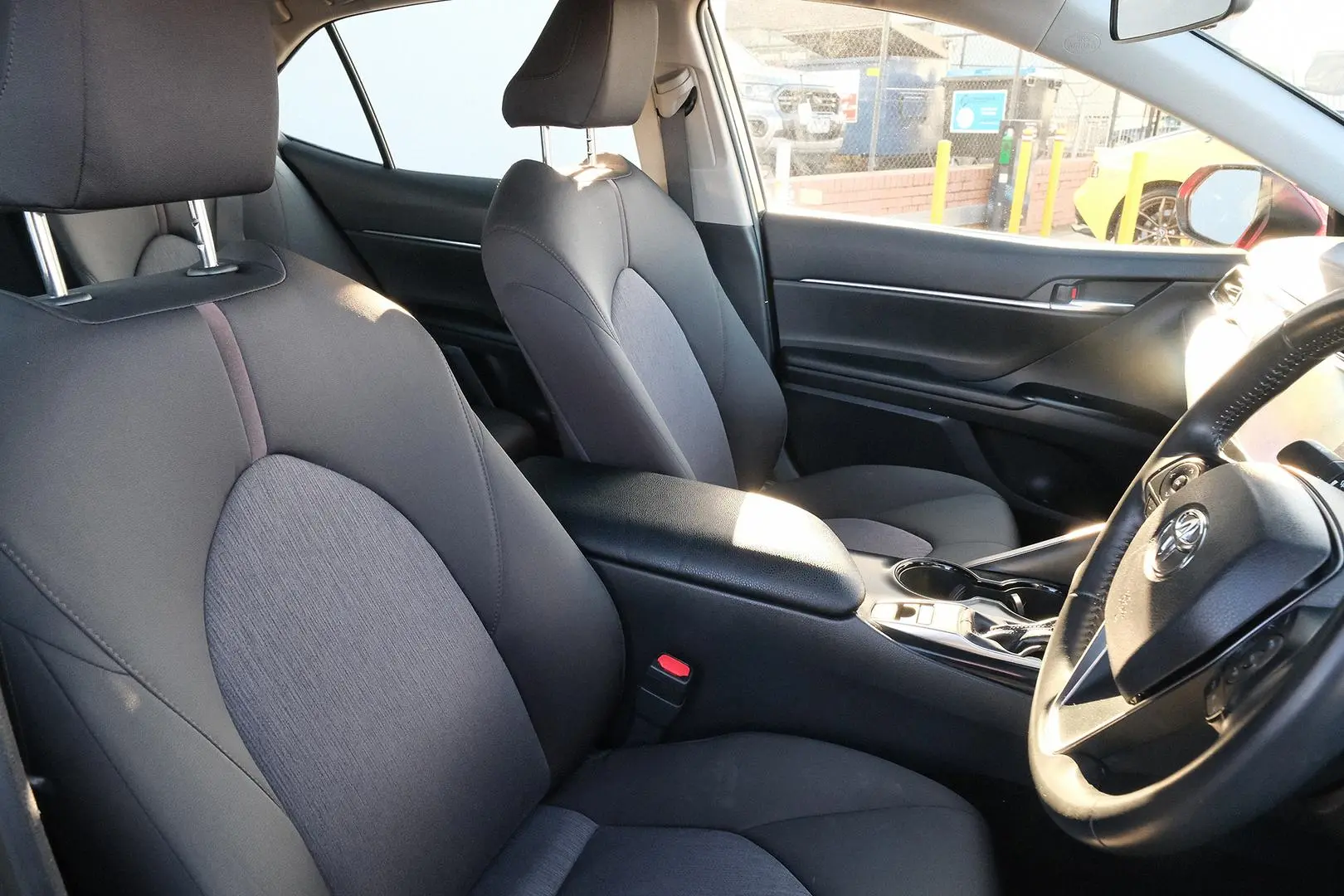 2018 Toyota Camry Gallery Image 13