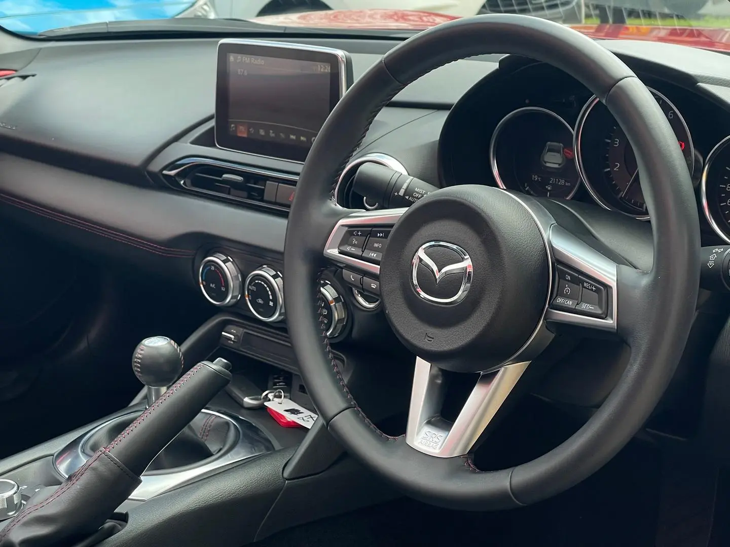 2017 Mazda MX-5 Gallery Image 11