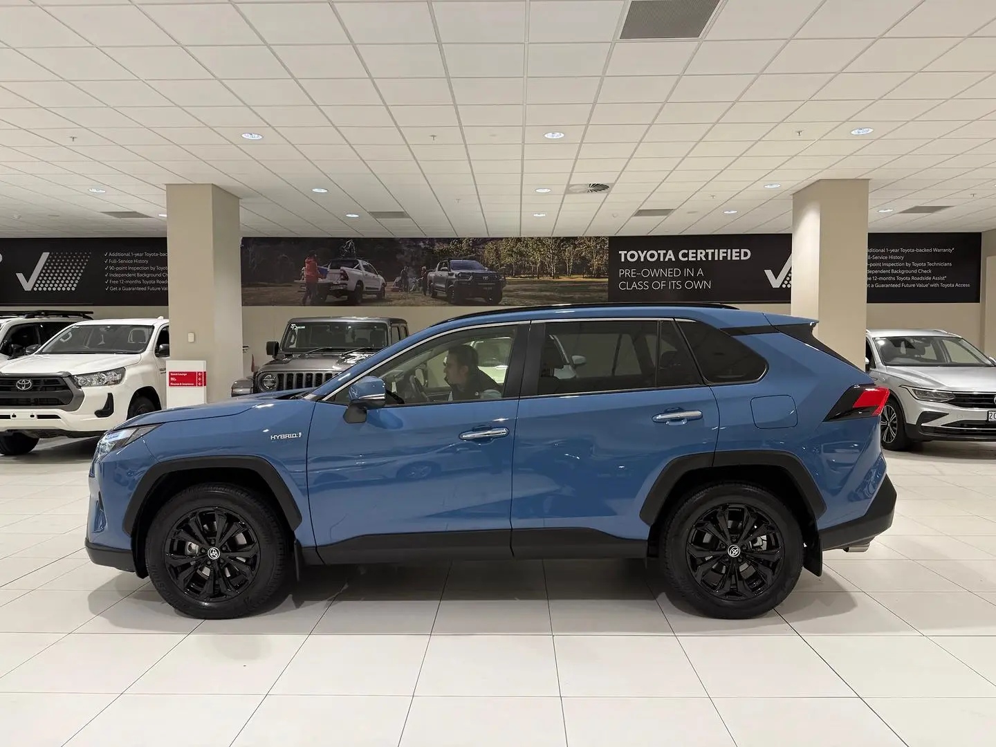 2024 Toyota RAV4 Gallery Image 6