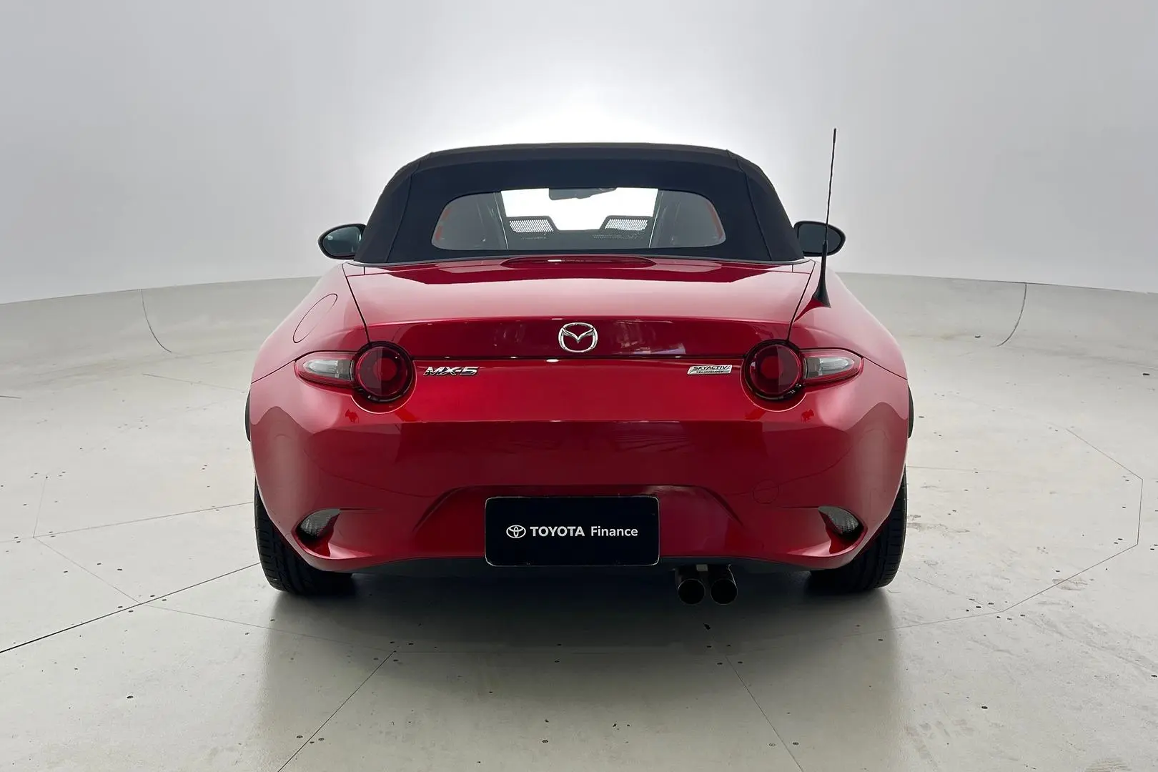 2017 Mazda MX-5 Gallery Image 6