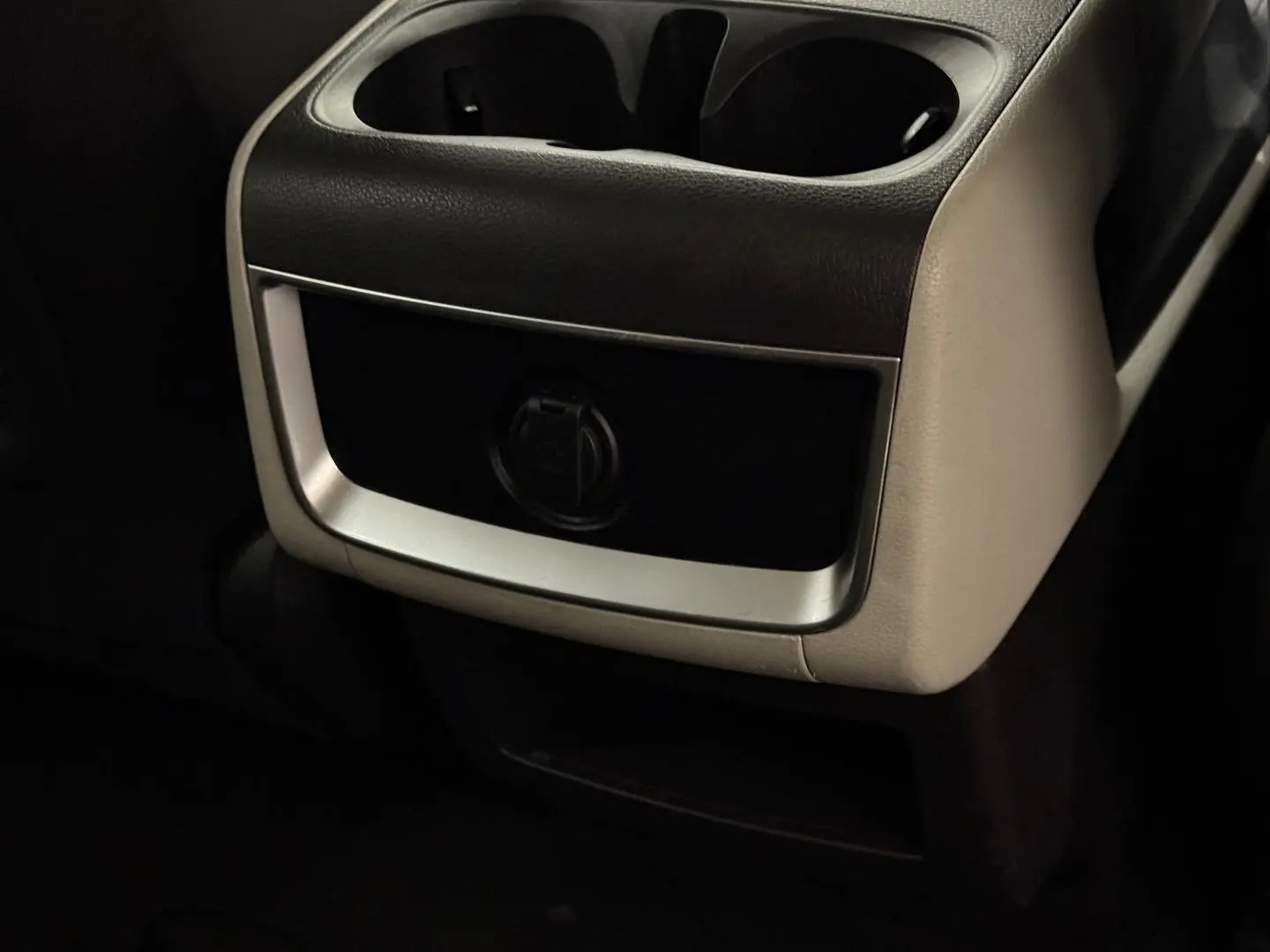 2021 Kia Carnival Gallery Image 16