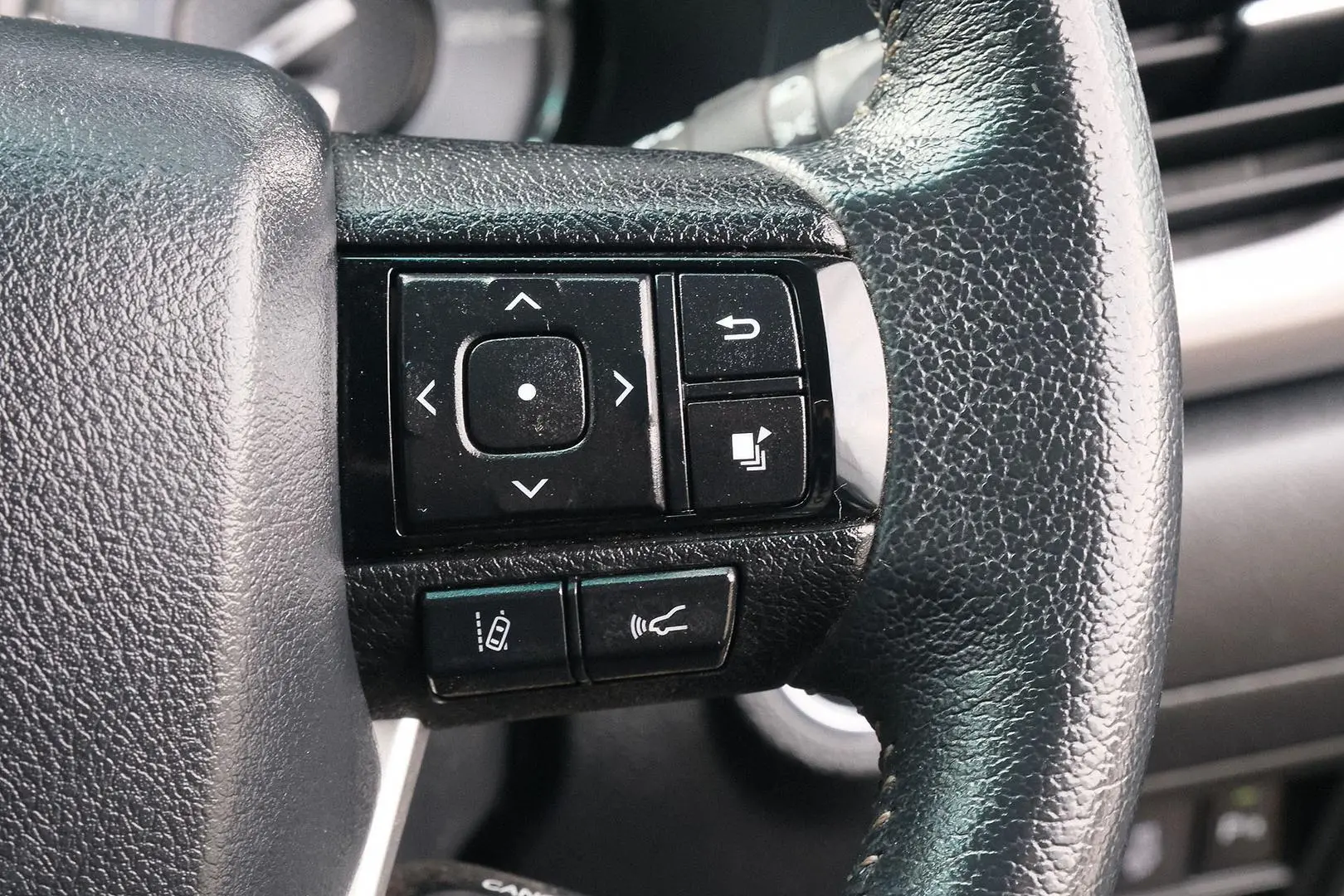 2021 Toyota Hilux Gallery Image 16