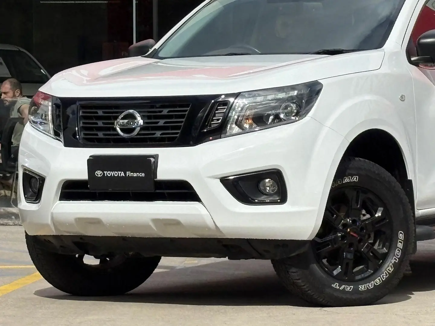 2020 Nissan Navara Gallery Image 6