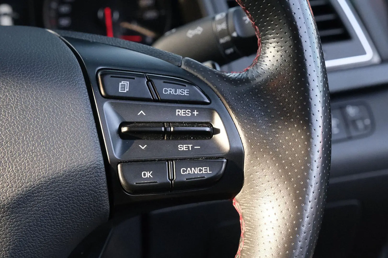 2017 Hyundai Elantra Gallery Image 15