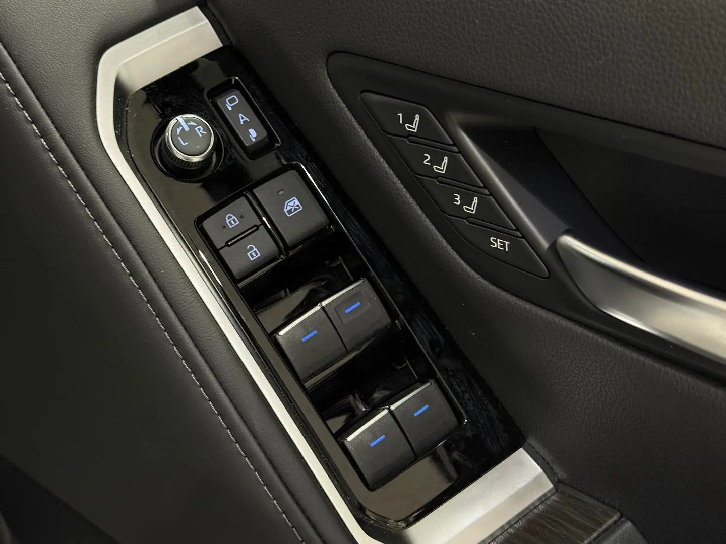 2023 Toyota Landcruiser Gallery Image 16