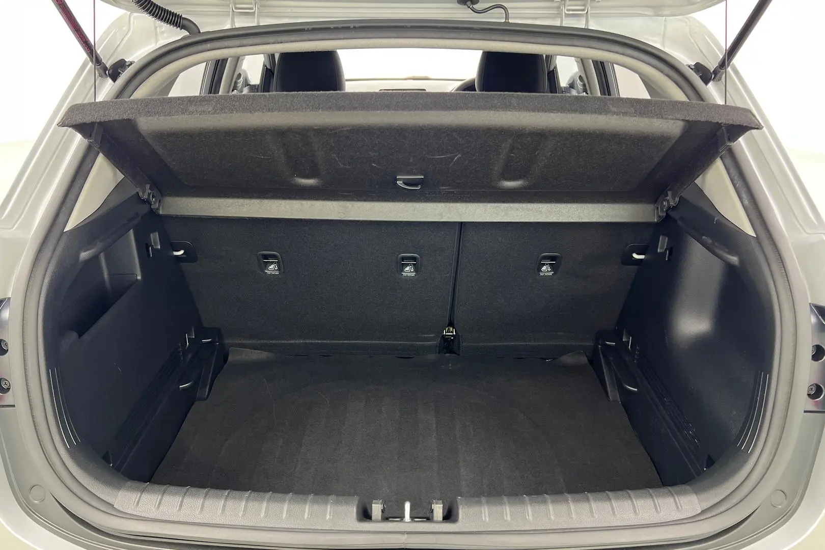 2023 Kia Stonic Gallery Image 24