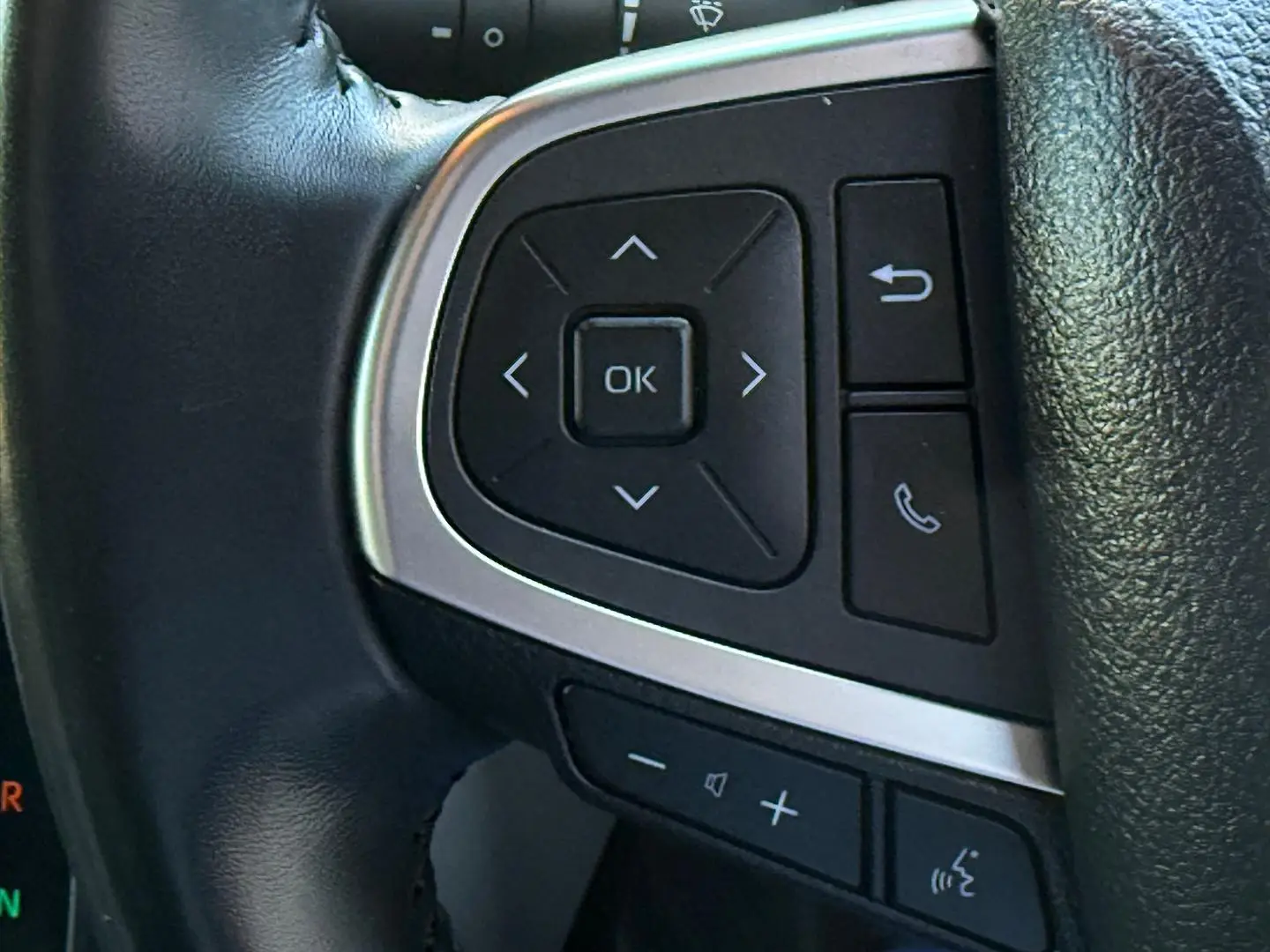 2021 Toyota Hiace Gallery Image 25