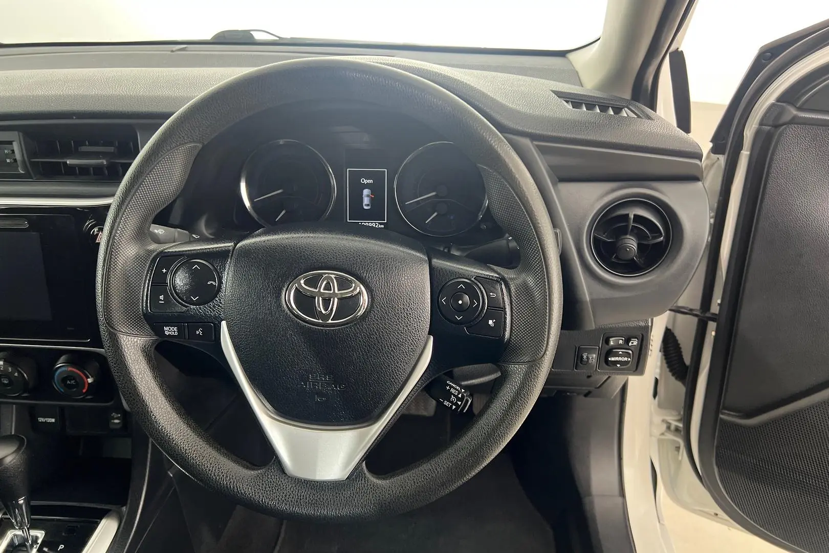 2018 Toyota Corolla Gallery Image 15