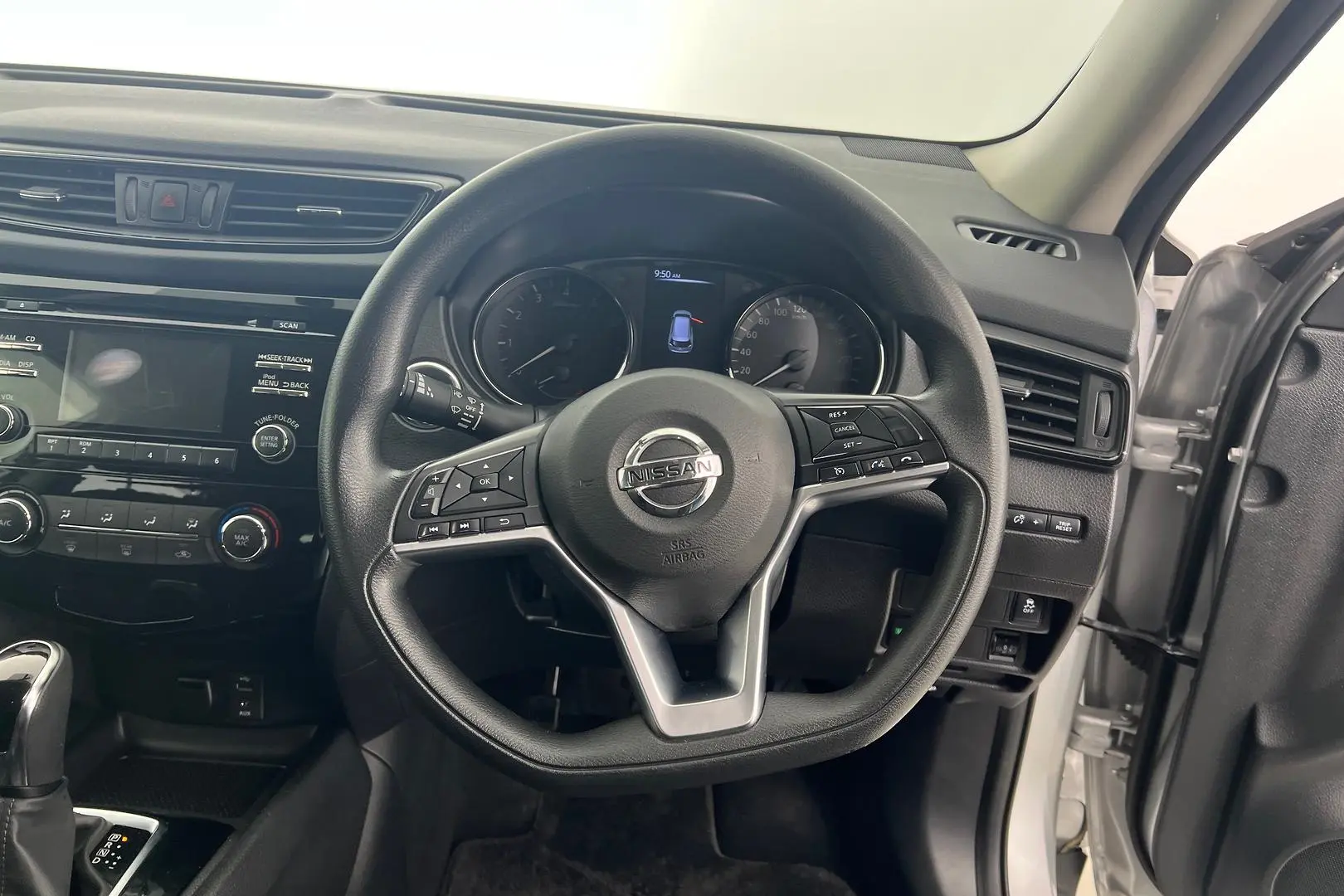 2017 Nissan X-TRAIL Gallery Image 13