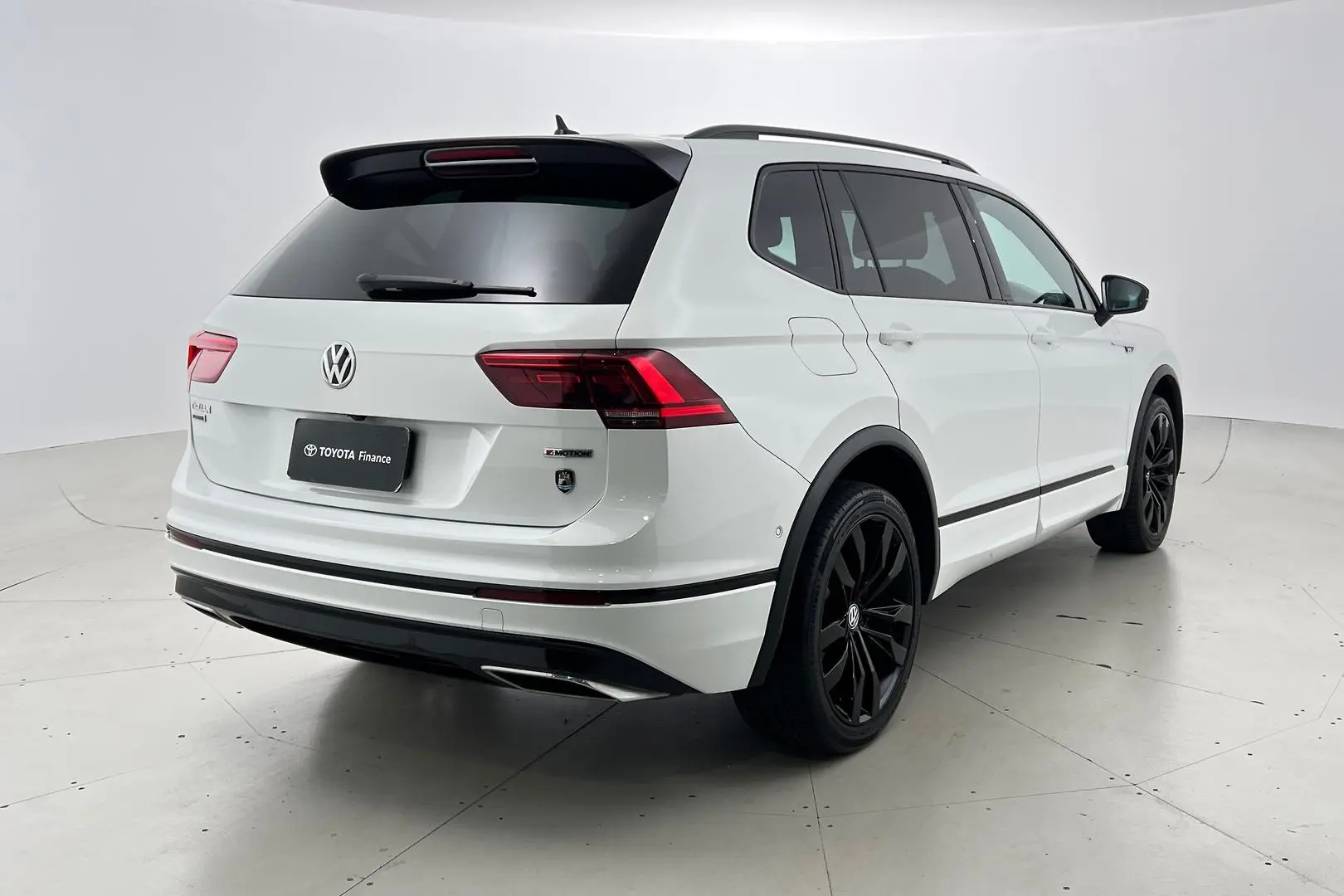 2021 Volkswagen Tiguan Gallery Image 4