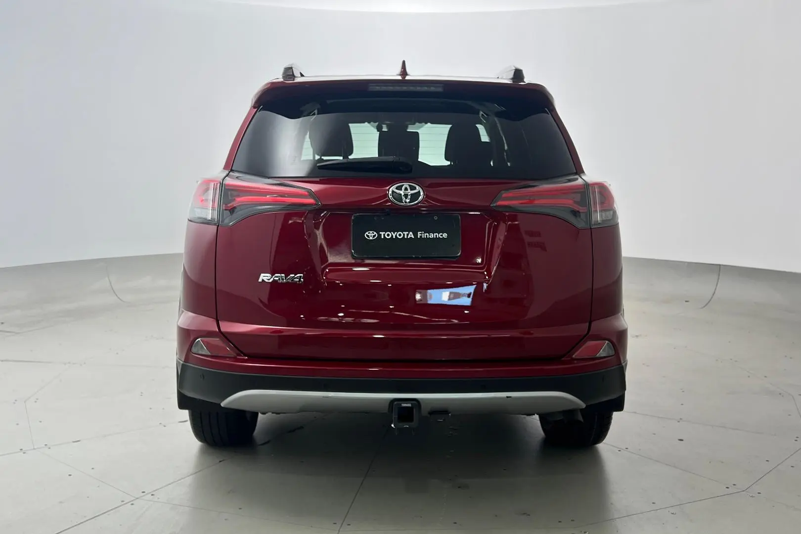 2018 Toyota RAV4 Gallery Image 6