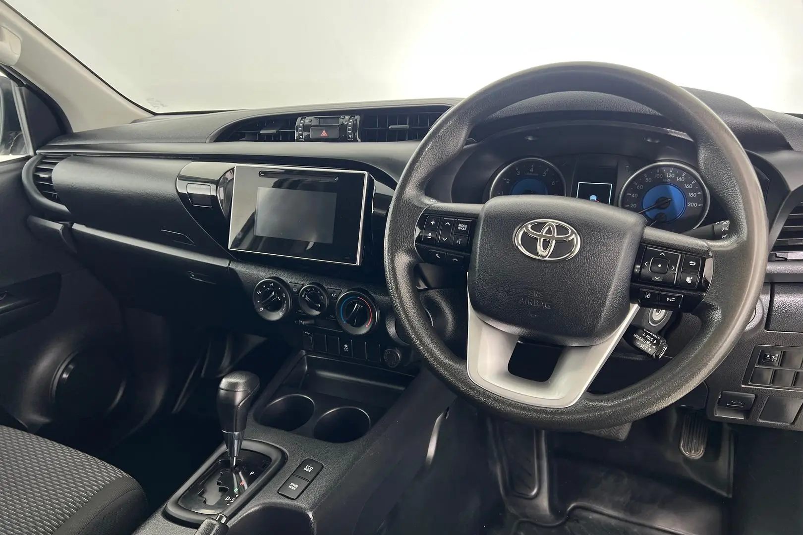 2020 Toyota Hilux Gallery Image 12