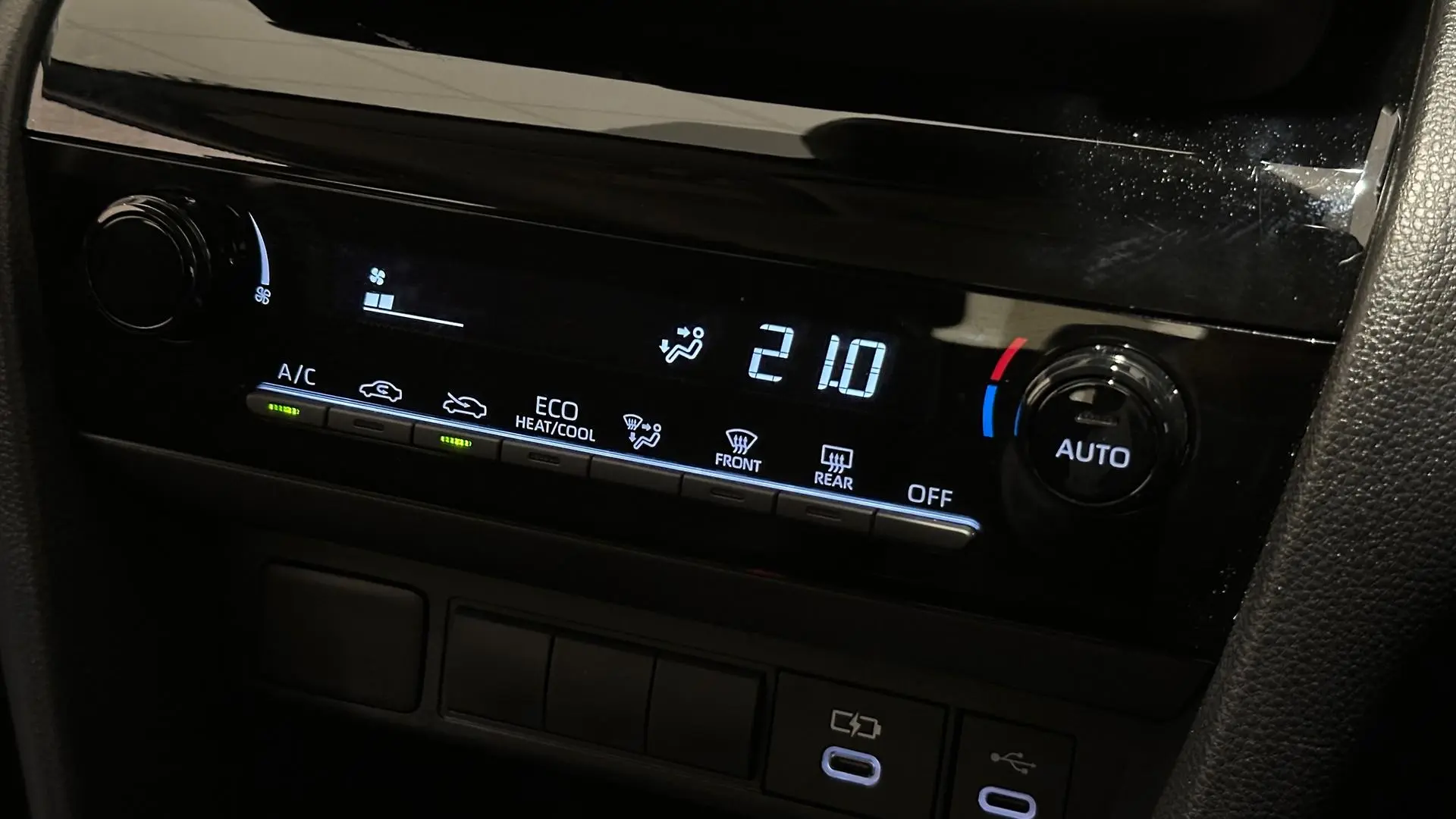 2024 Toyota Yaris Cross Gallery Image 17
