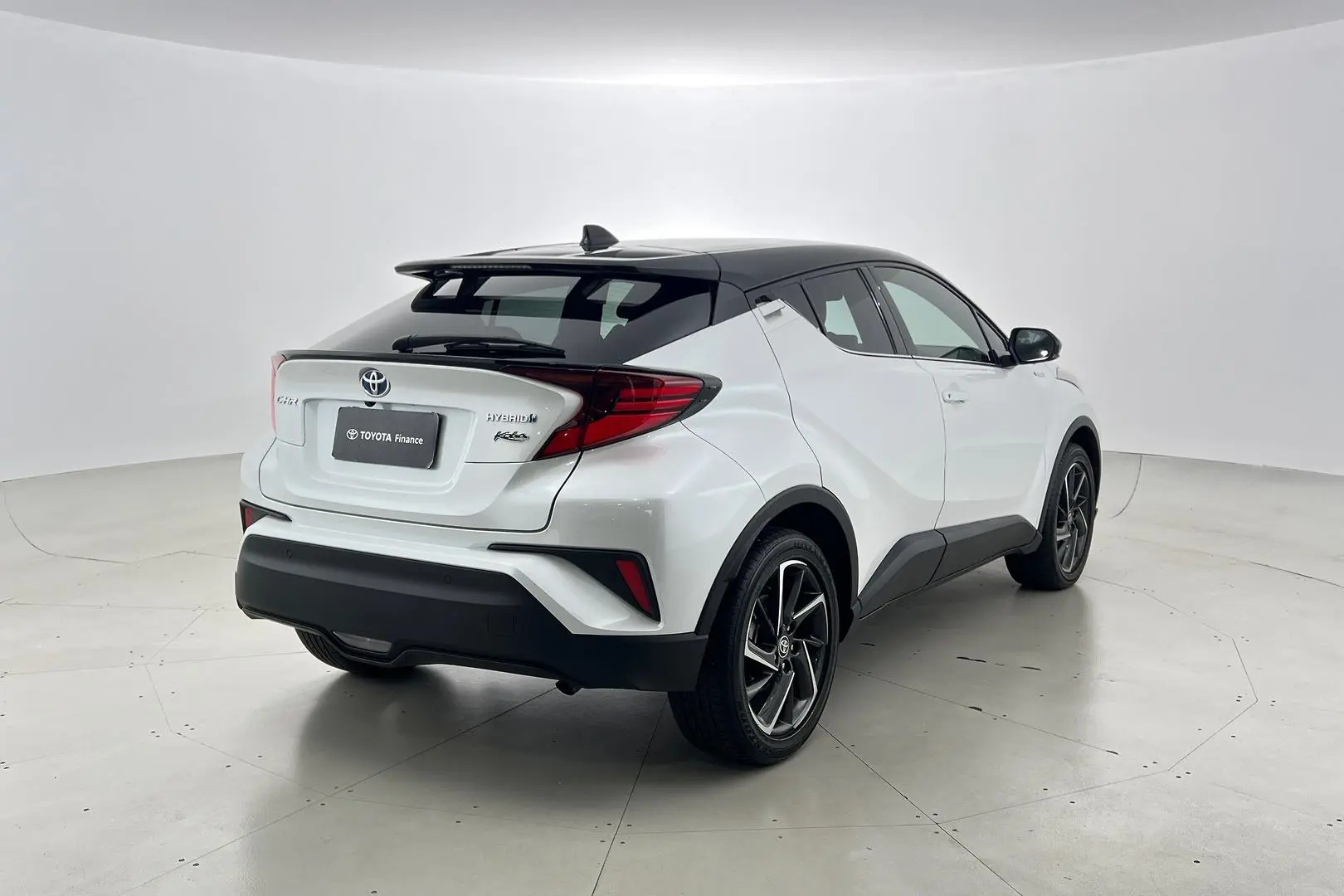 2022 Toyota C-Hr Gallery Image 5