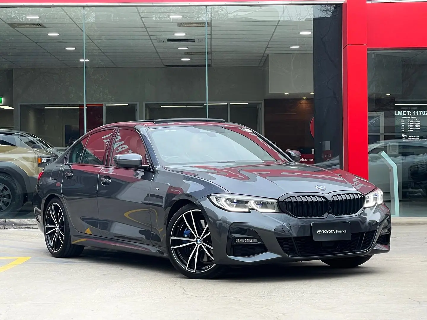 2021 BMW 3 Series Gallery Image 1