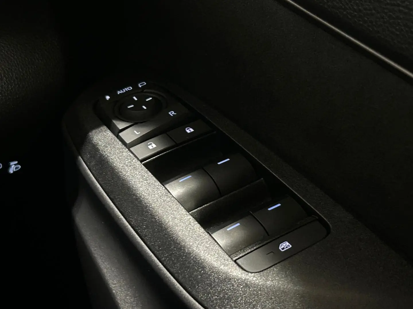 2024 Toyota Yaris Cross Gallery Image 21