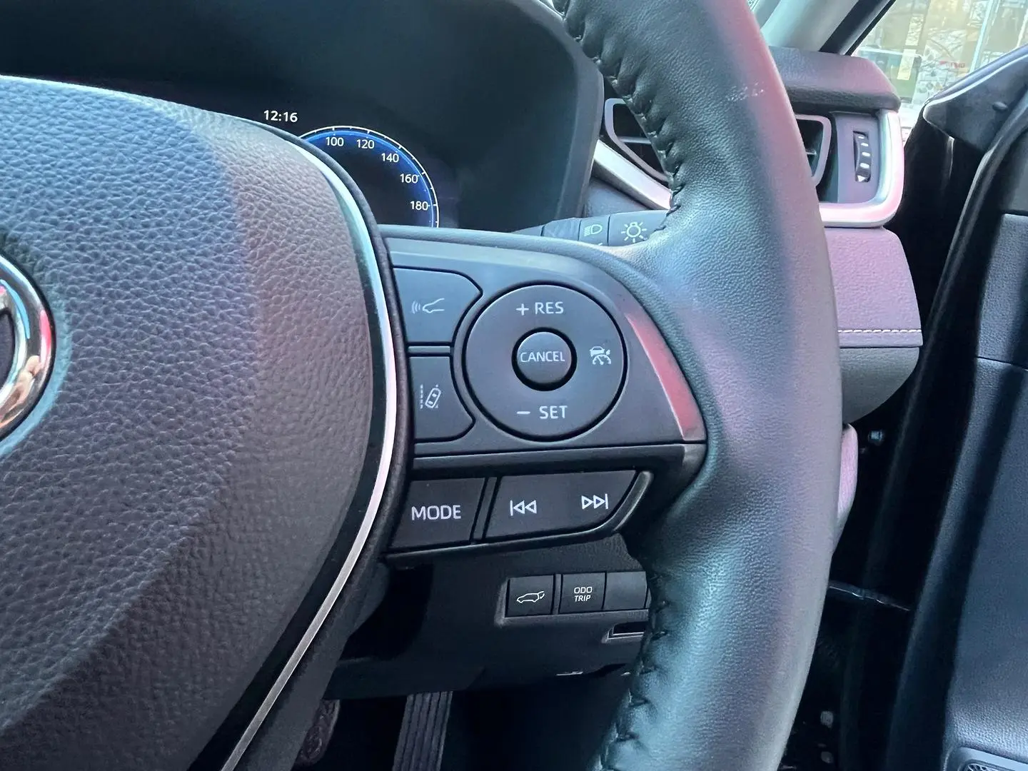 2024 Toyota RAV4 Gallery Image 17