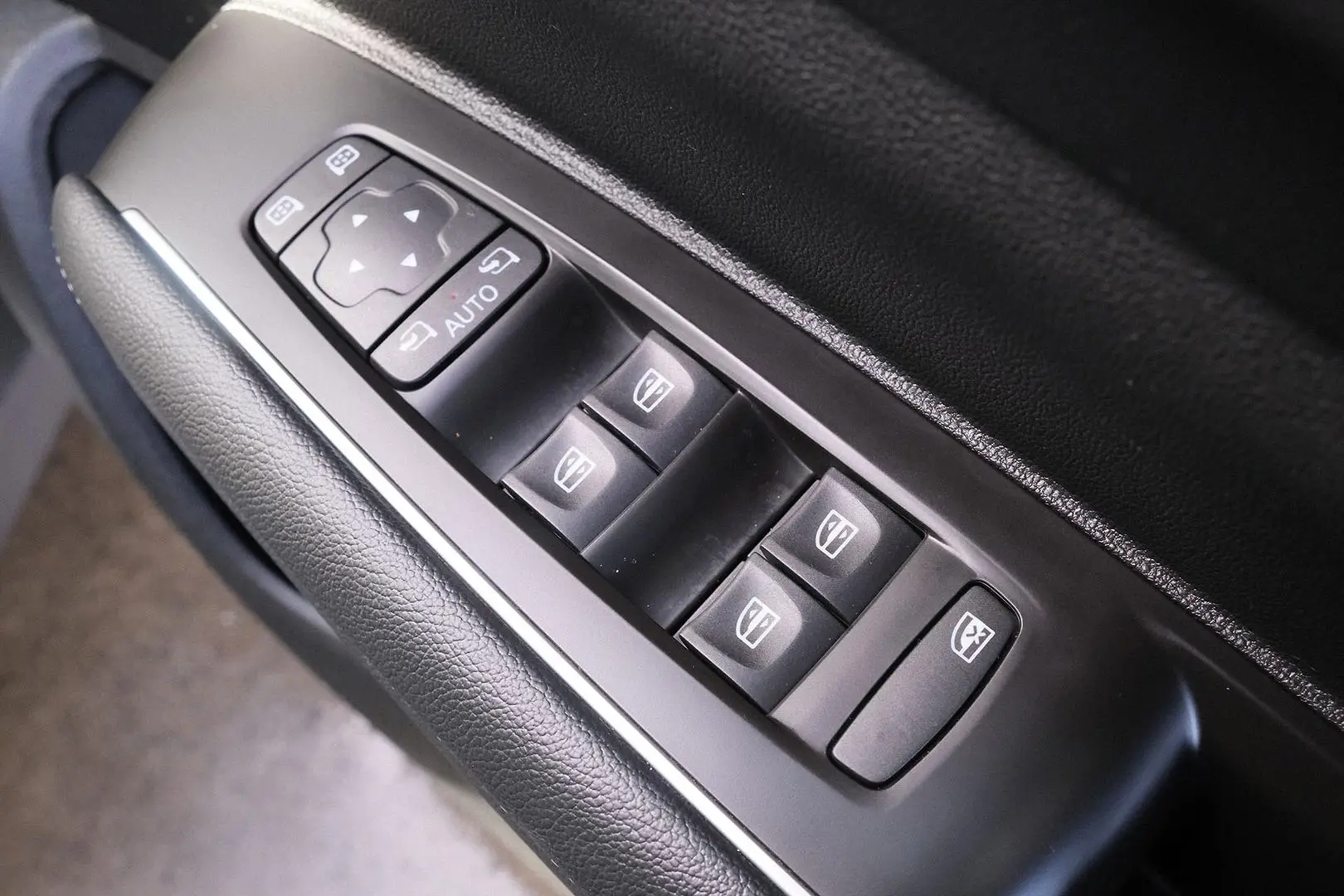 2023 Renault Koleos Gallery Image 11