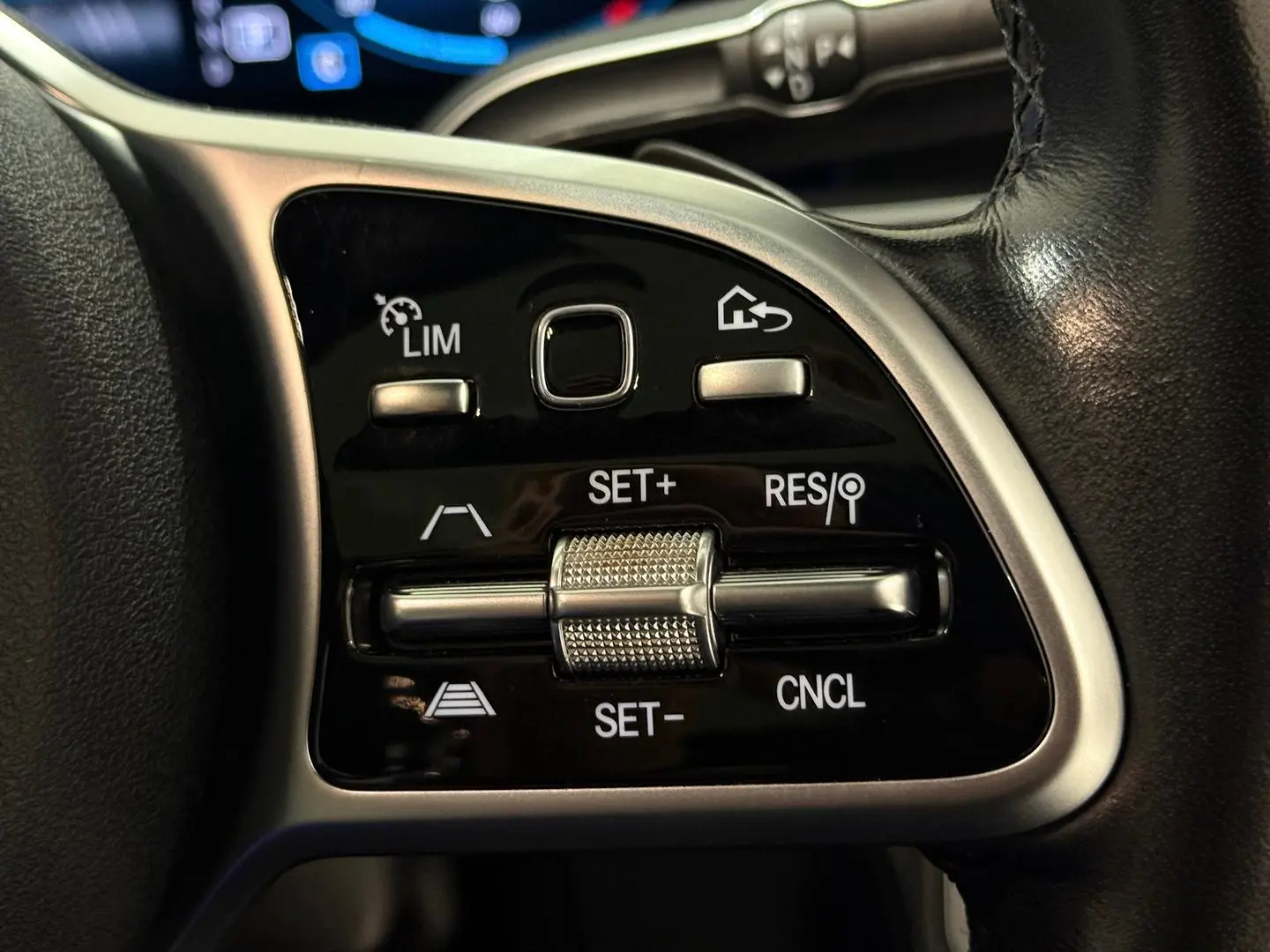 2021 Mercedes-Benz GLE-Class Gallery Image 26