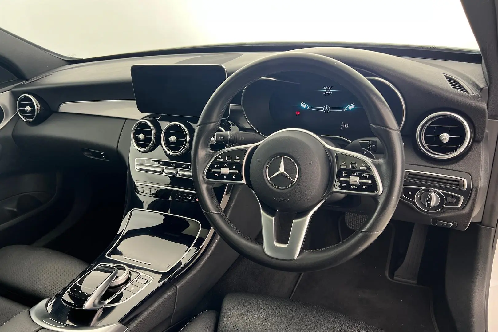 2020 Mercedes-Benz C-Class Gallery Image 12