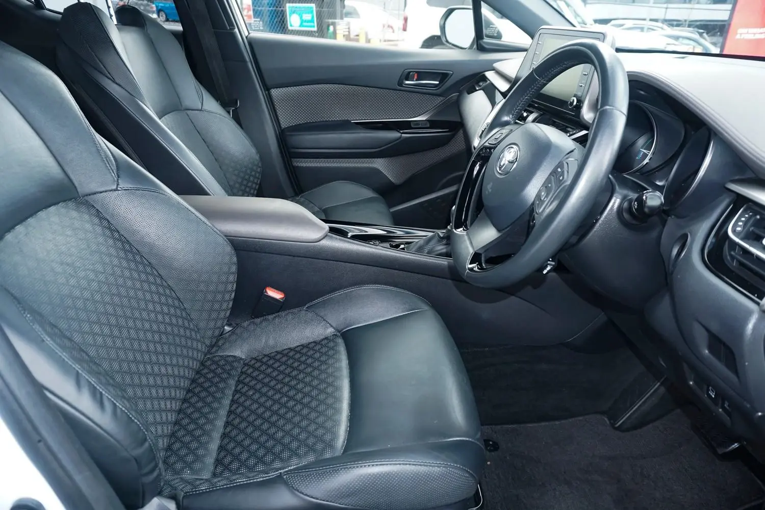 2022 Toyota C-HR Gallery Image 16
