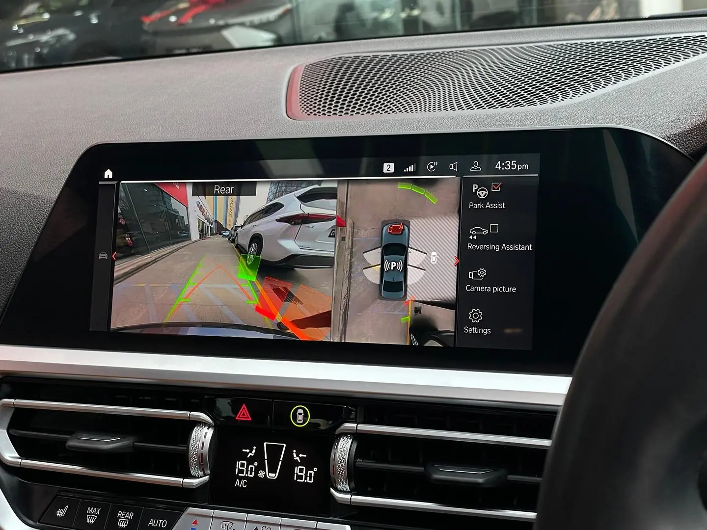 2021 BMW 3 Series Gallery Image 15